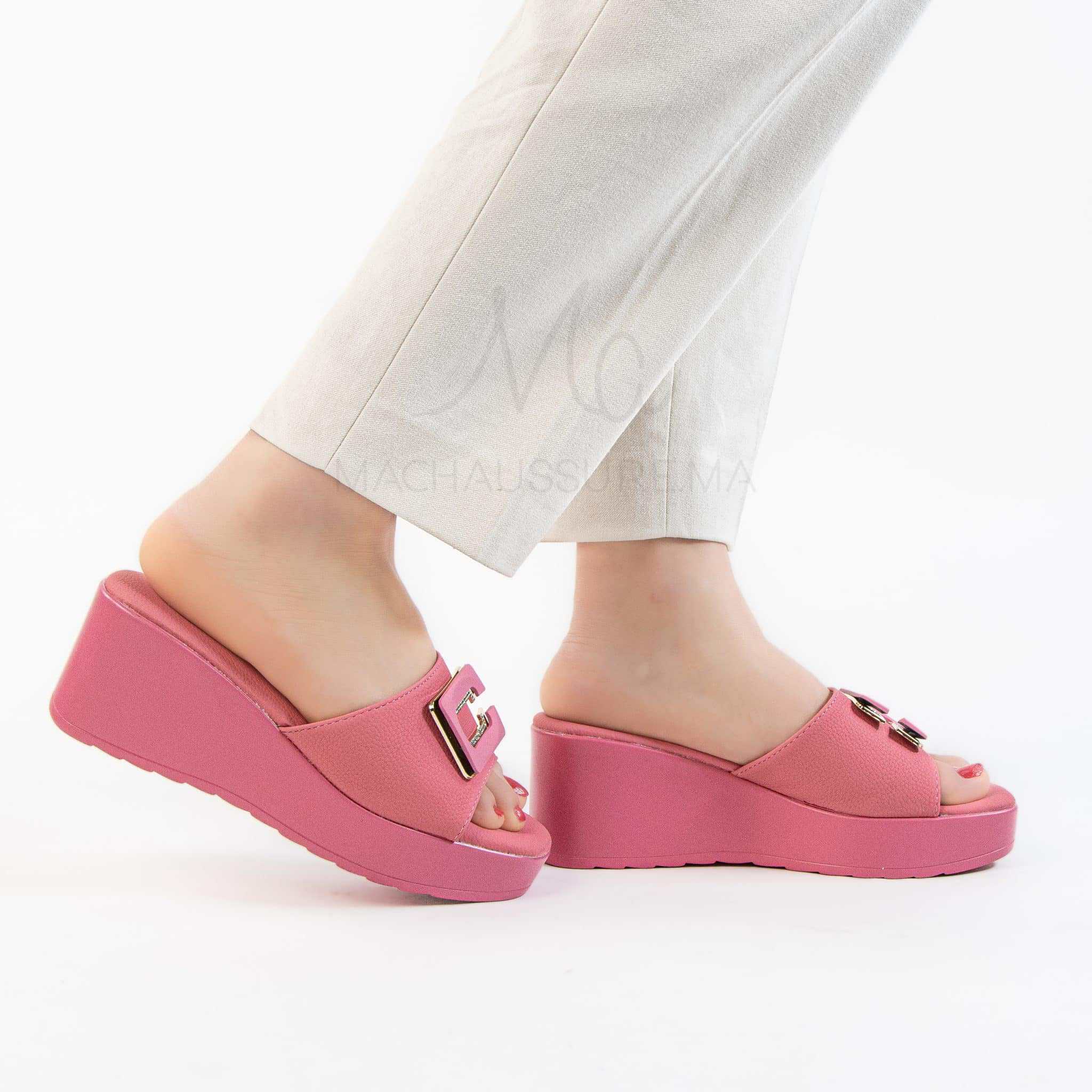 Kaysa – Sandales compensées confortables en Fuchsia.