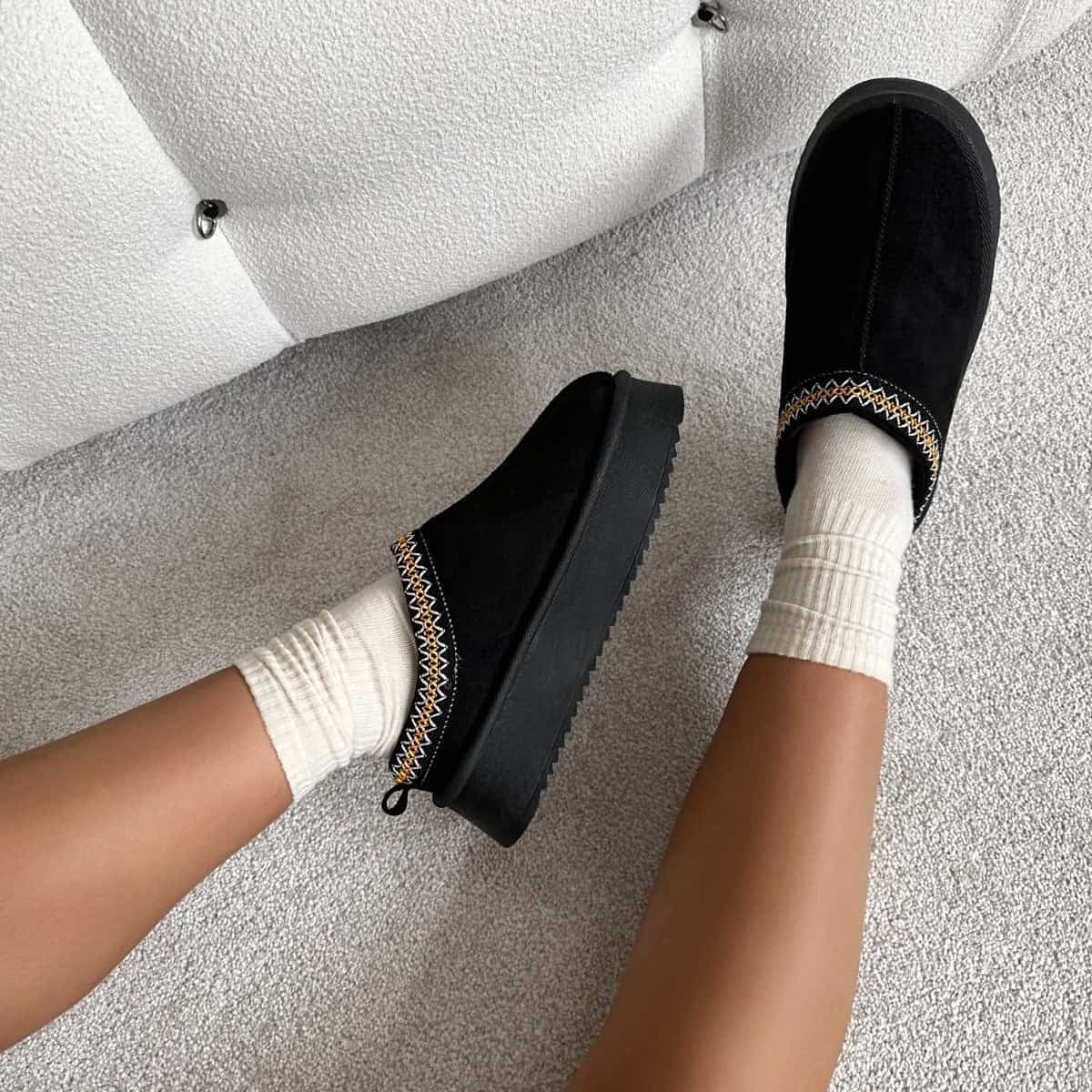Cerf - Chaussons à plateforme en Noir.
