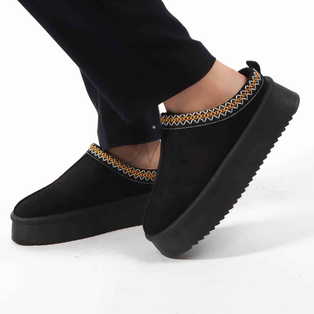 Cerf - Chaussons à plateforme en Noir.