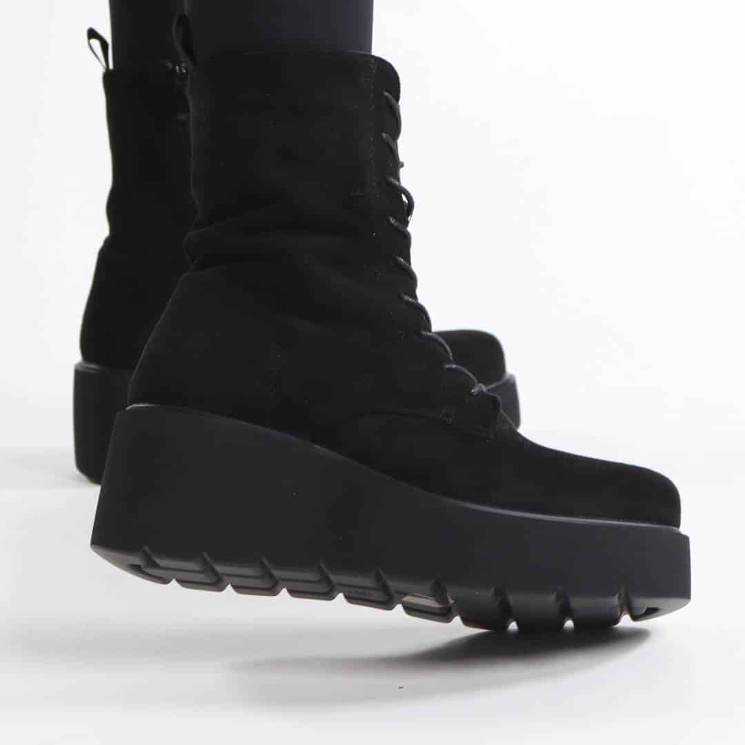 Soraya – Bottines compensées en Noir.