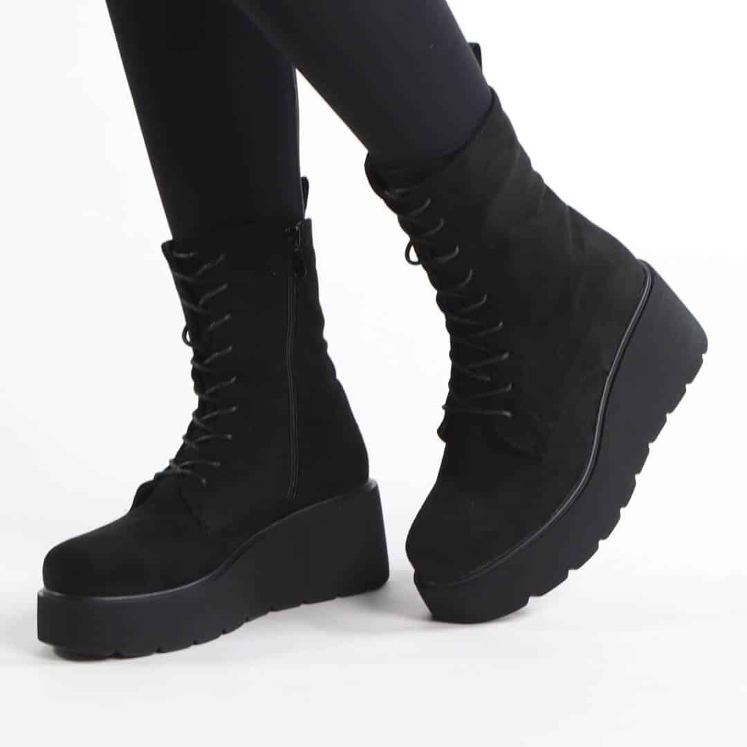 Soraya – Bottines compensées en Noir.