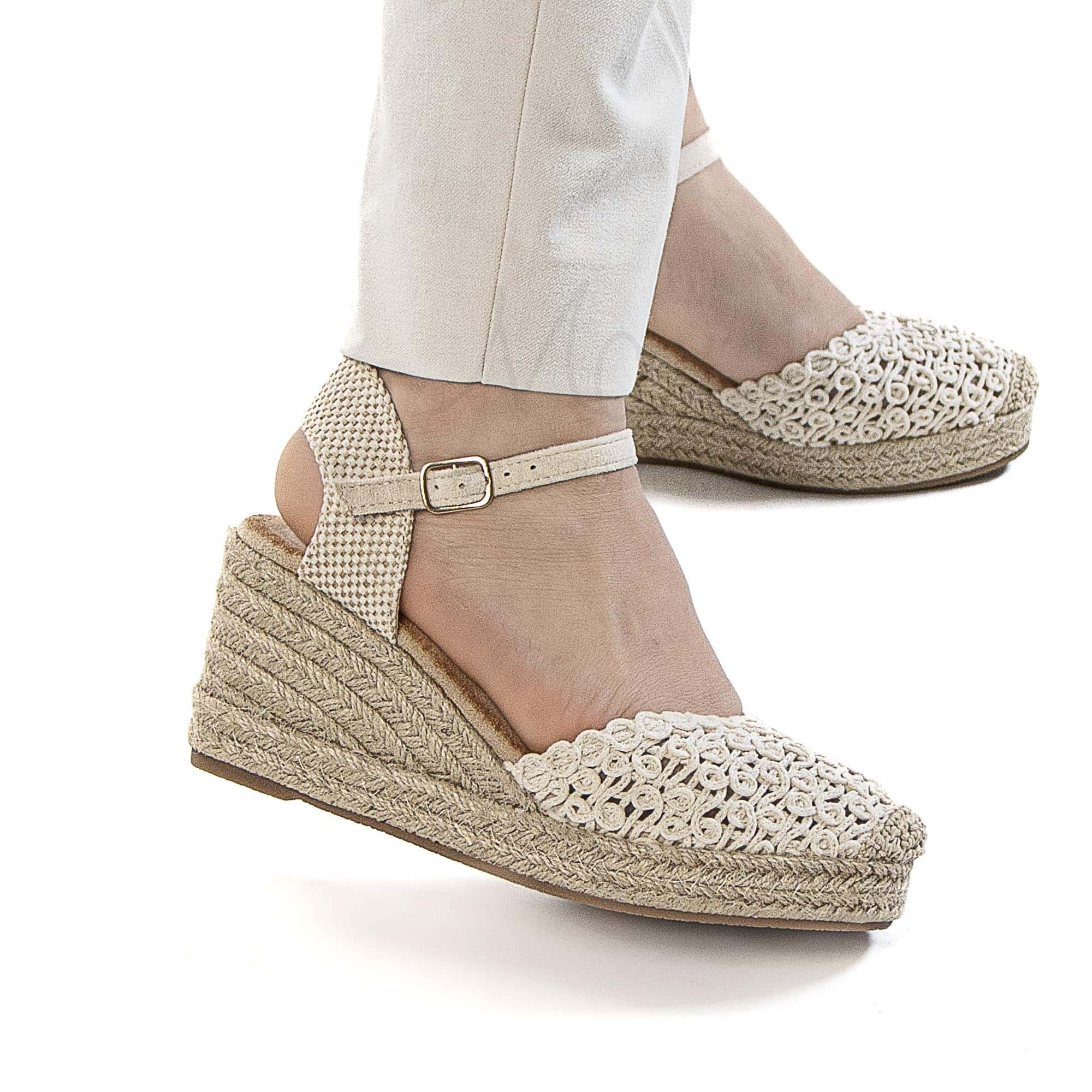 Coastal – Sandales compensées en Beige.