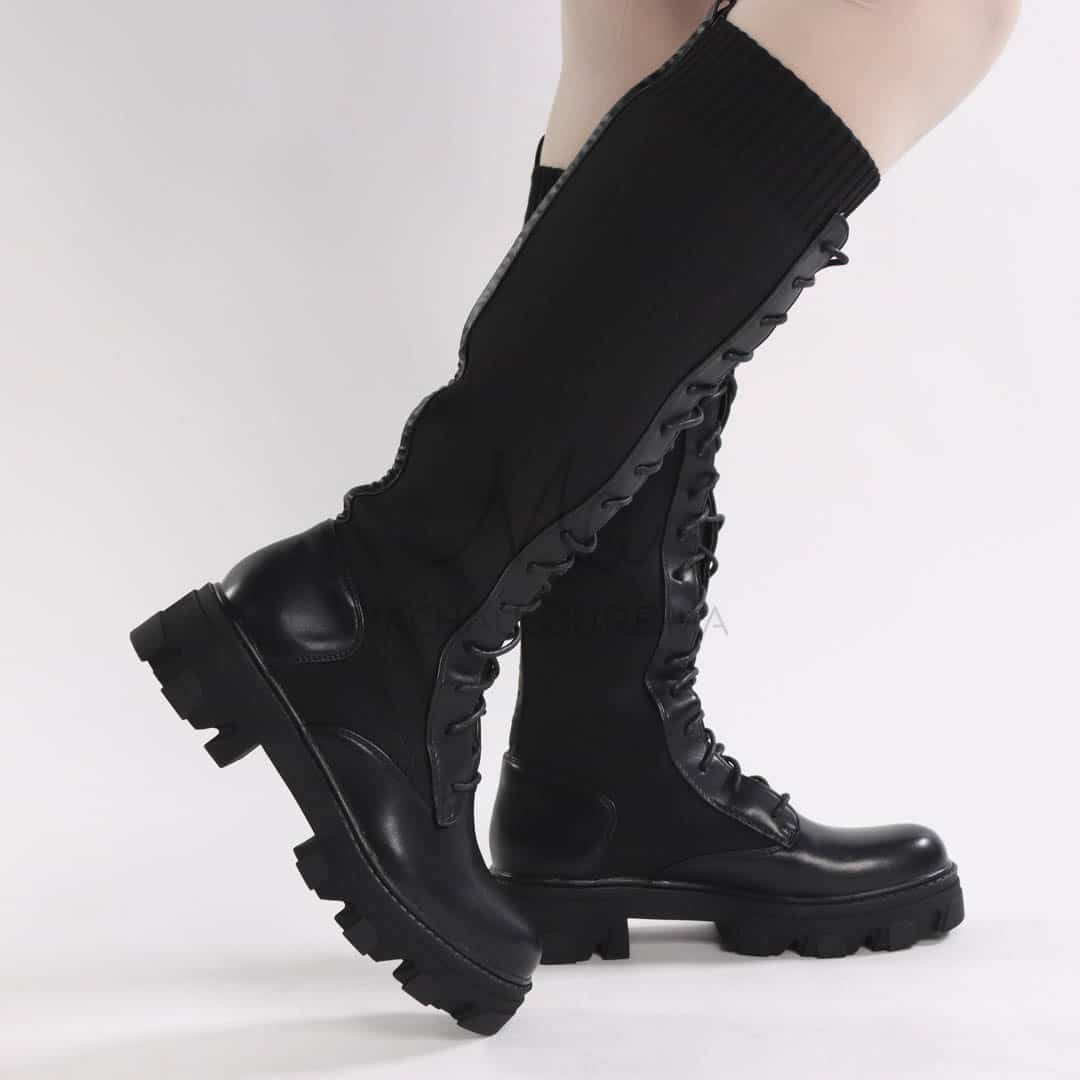 Naya – Bottes à talon en Noir.