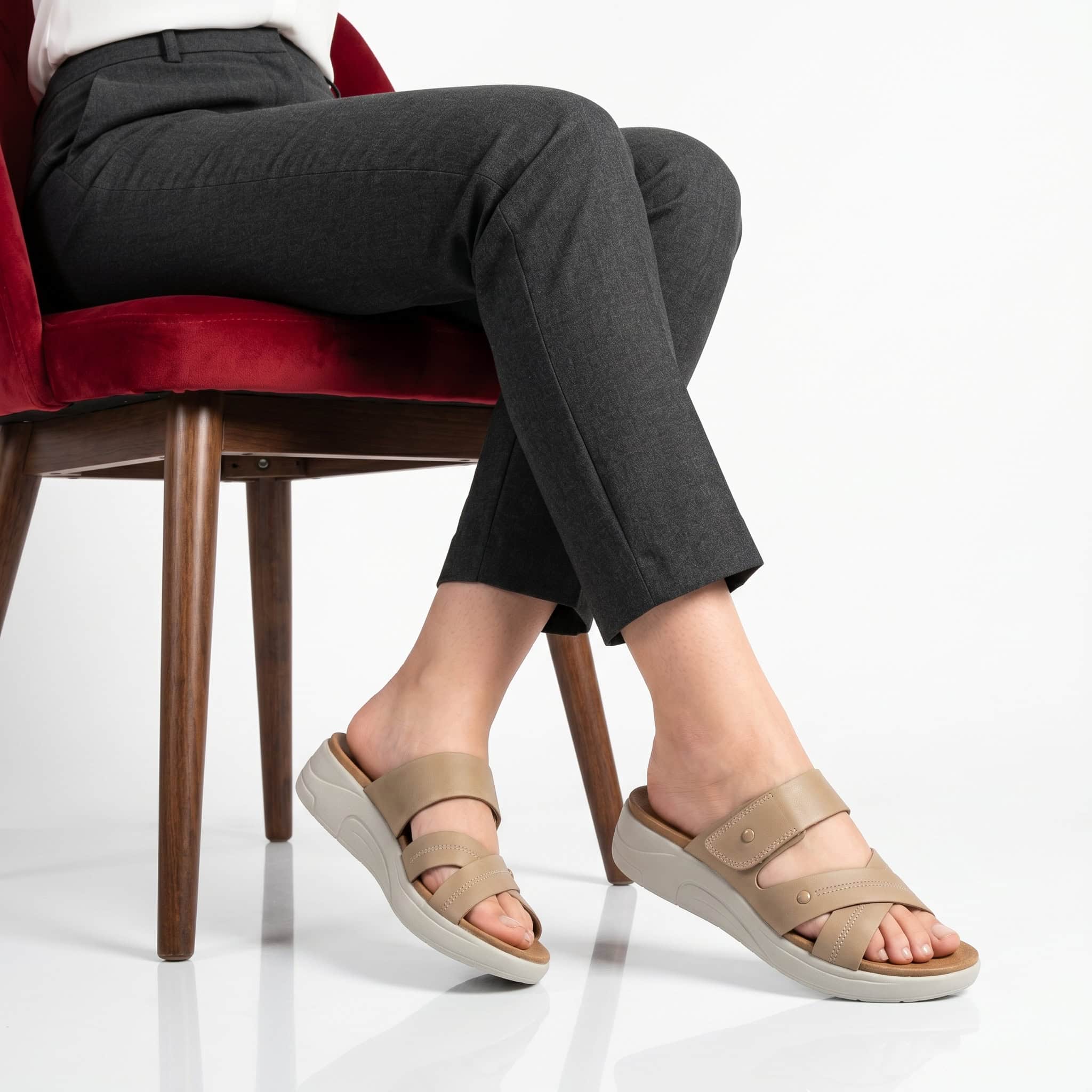 Epicéa – Sandales confortables en Beige.