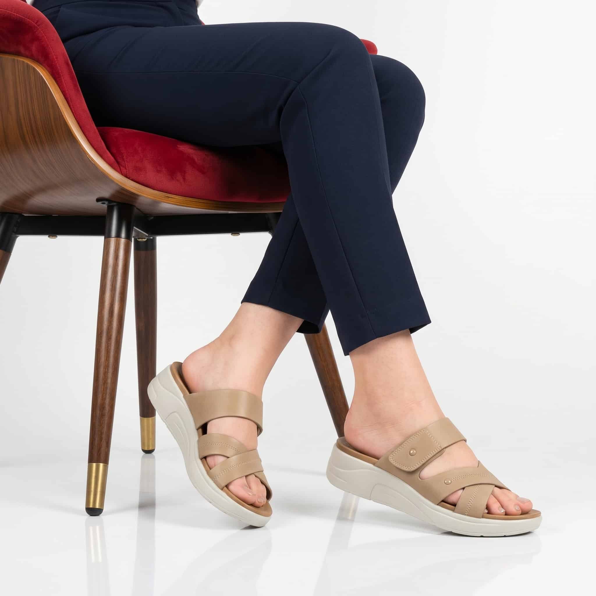 Epicéa – Sandales confortables en Beige.