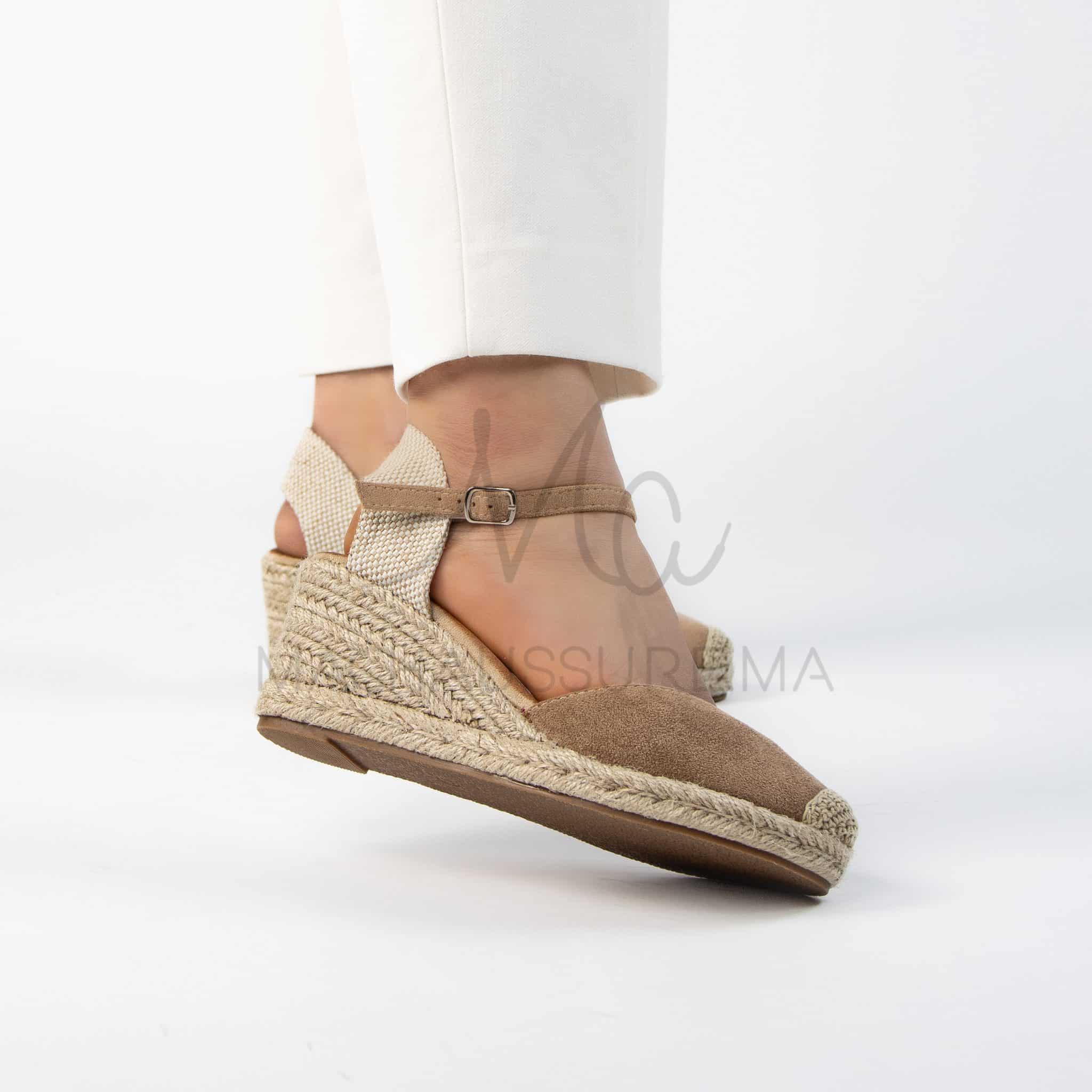 Bella Corda – Sandales compensées en Kaki.