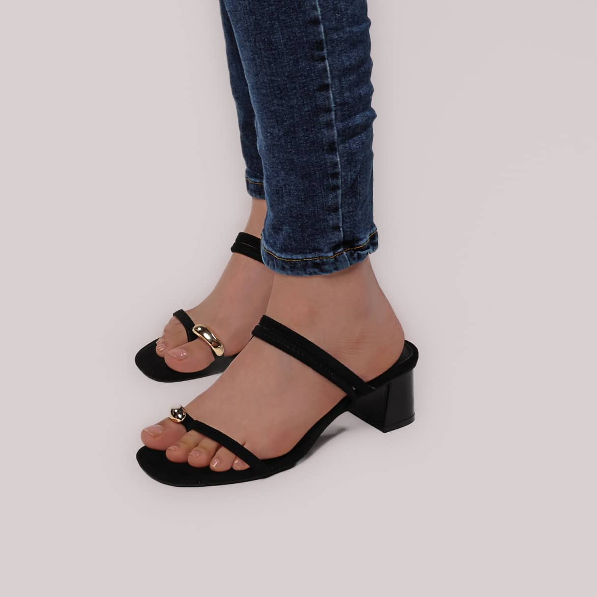 JUIDETTE – Sandales demi talon en Noir.
