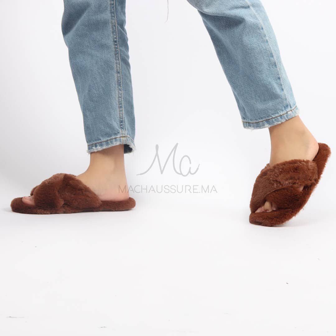 Shaggy - Pantoufle en Marron.