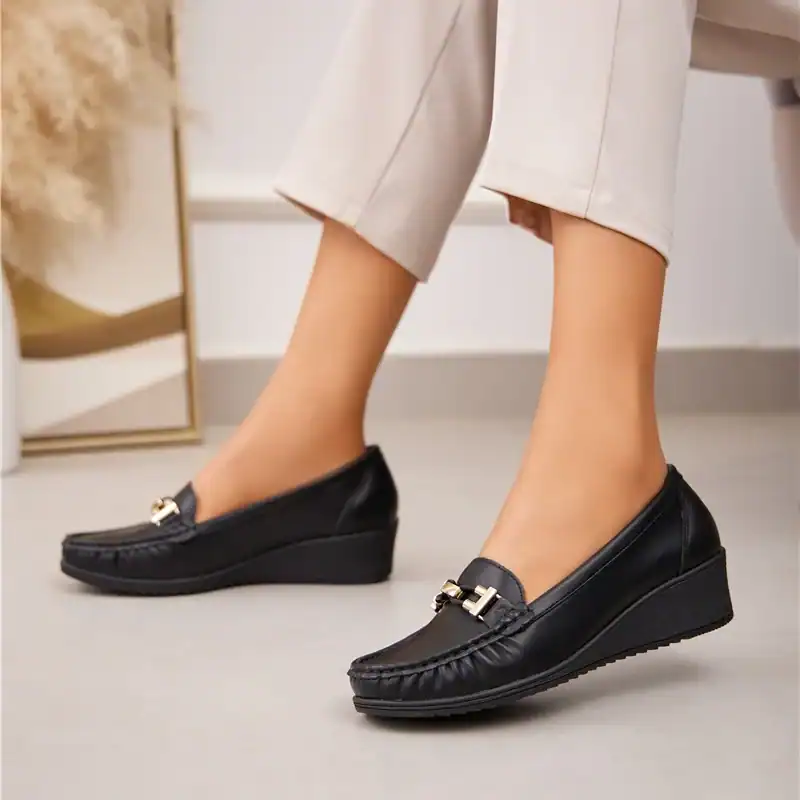 Sublimoc – Mocassins compensées en Noir.