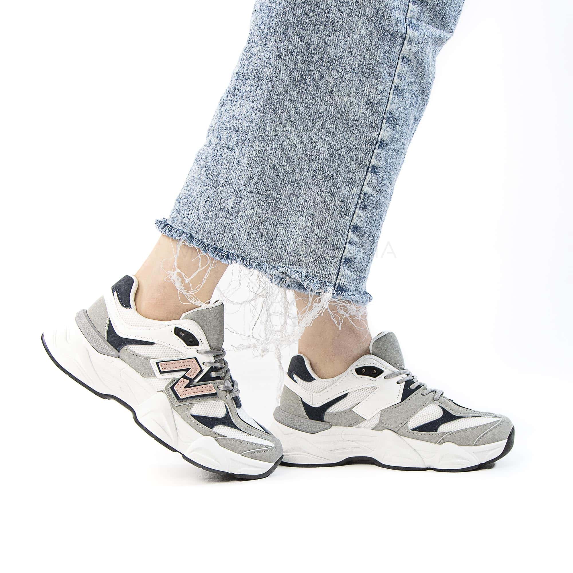 Skyline – Baskets Femmes en Gris.