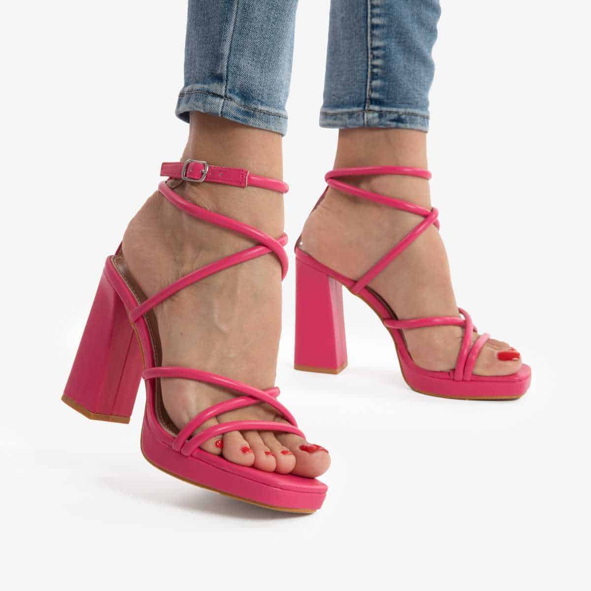Irisé – Sandales à talon Fuchsia.
