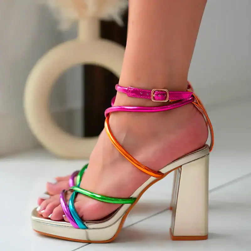 Irisé – Sandales à talon Multicolore.