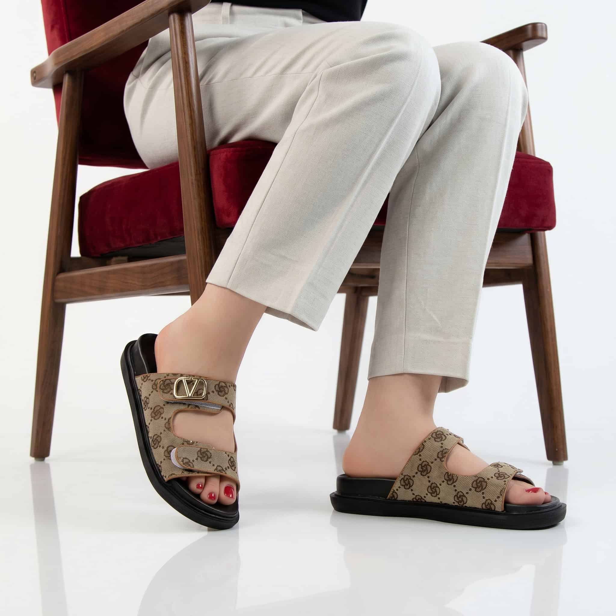 Amaryllis - Sandales plates en Tabac.