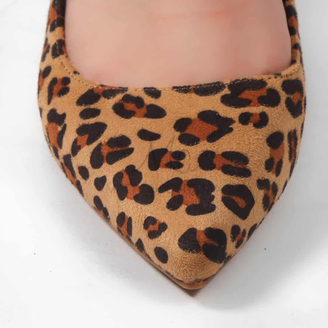 RACHA – Escarpin demi talon en Leopard.
