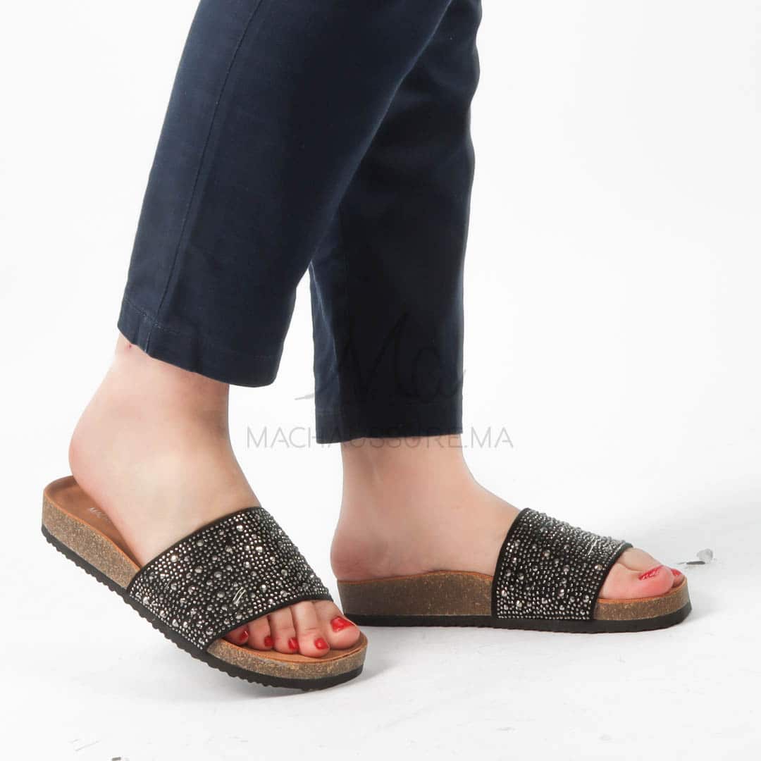 Topaze - Sandales plates en Noir.