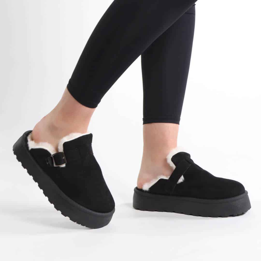 Elan - Chaussons à plateforme en Noir.