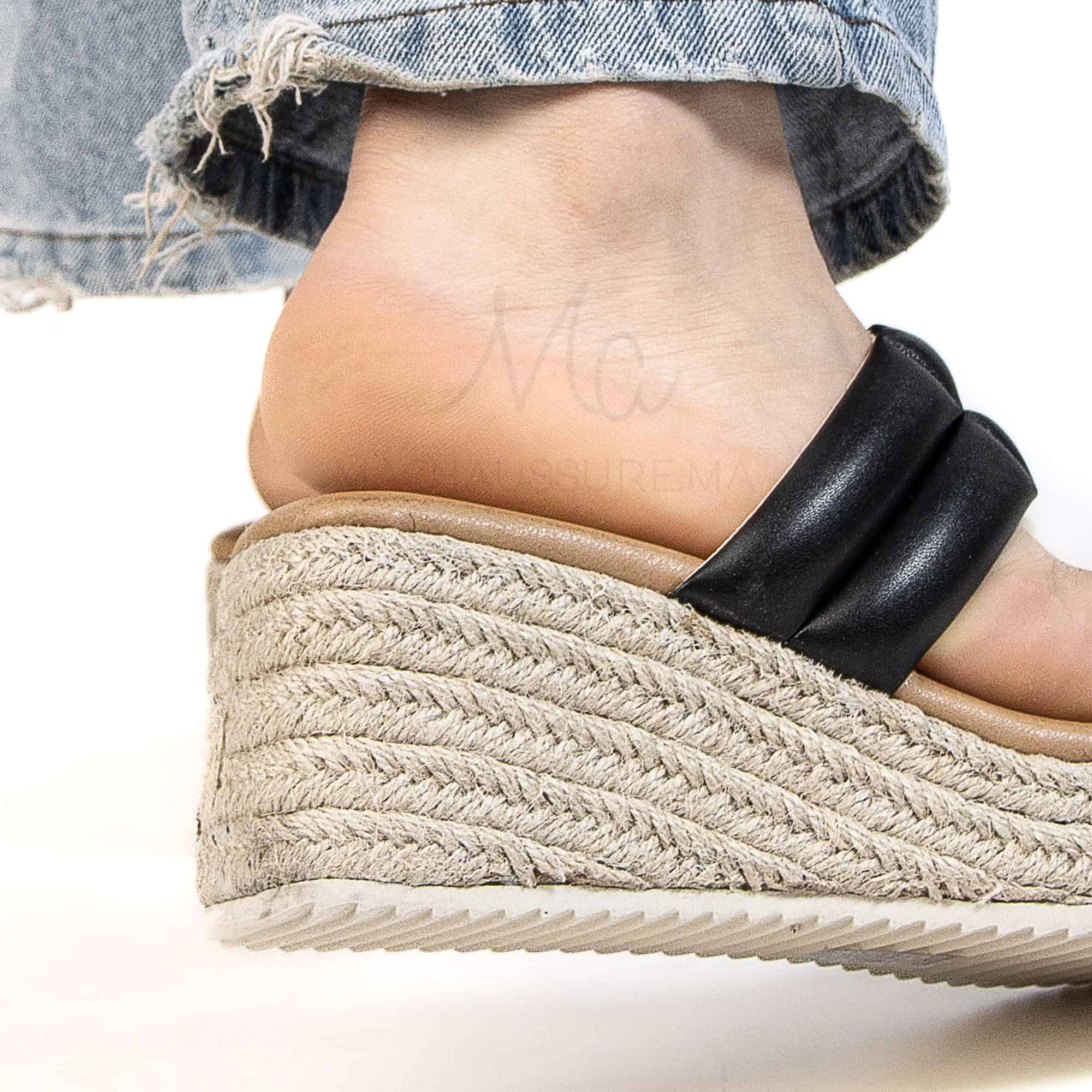 Lantana – Sandales compensées en Noir.