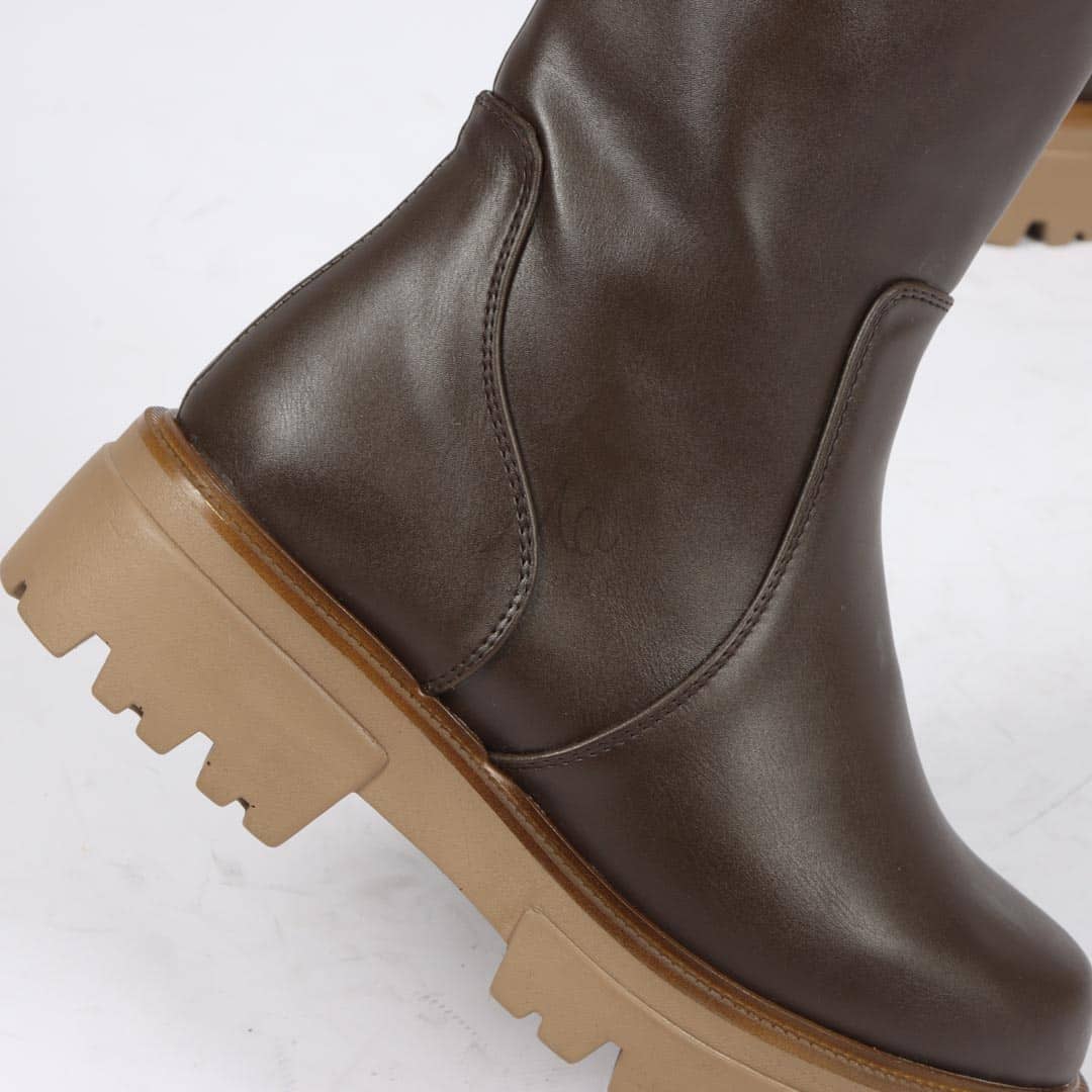 TORA - Bottines en Marron.