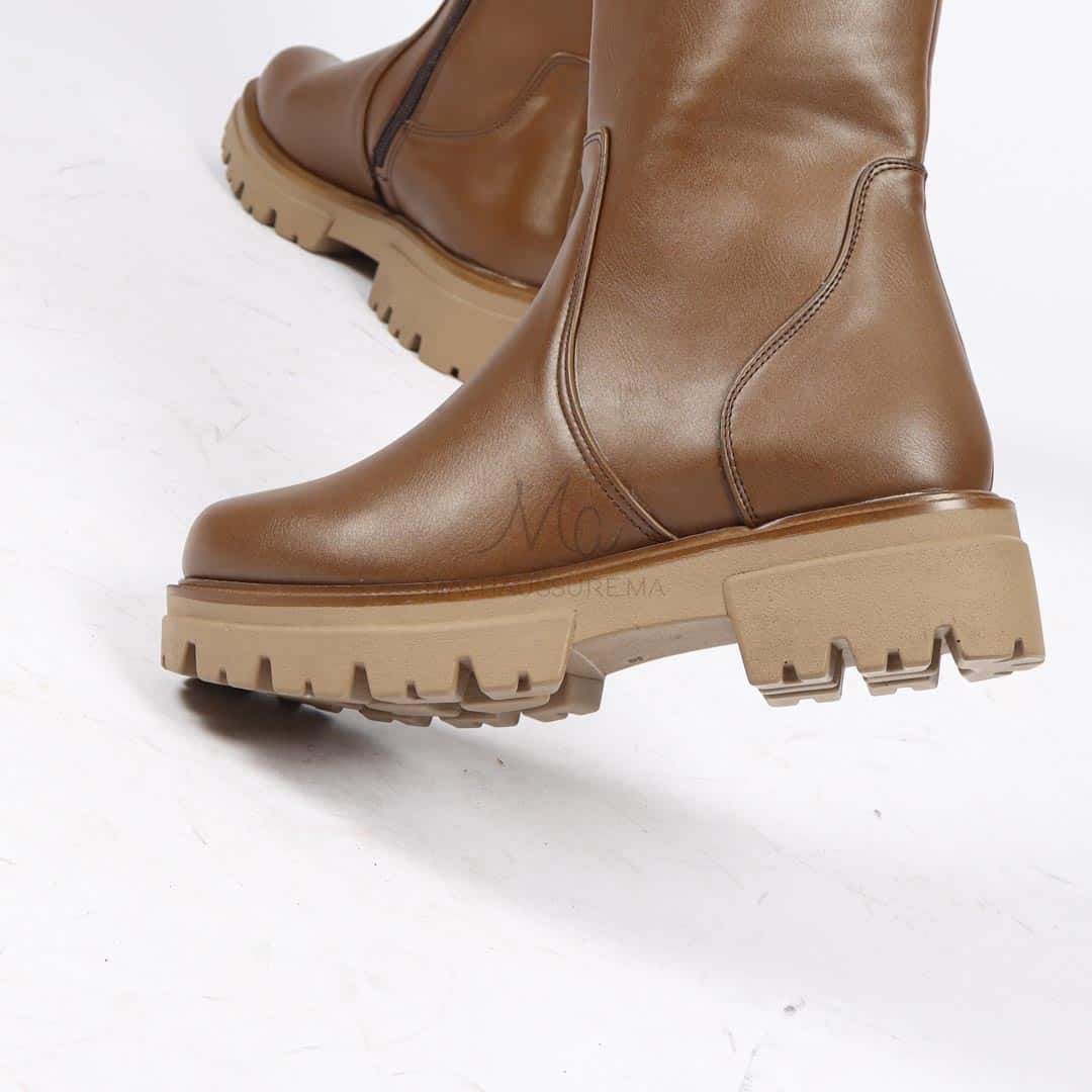 TORA - Bottines en Tabac.