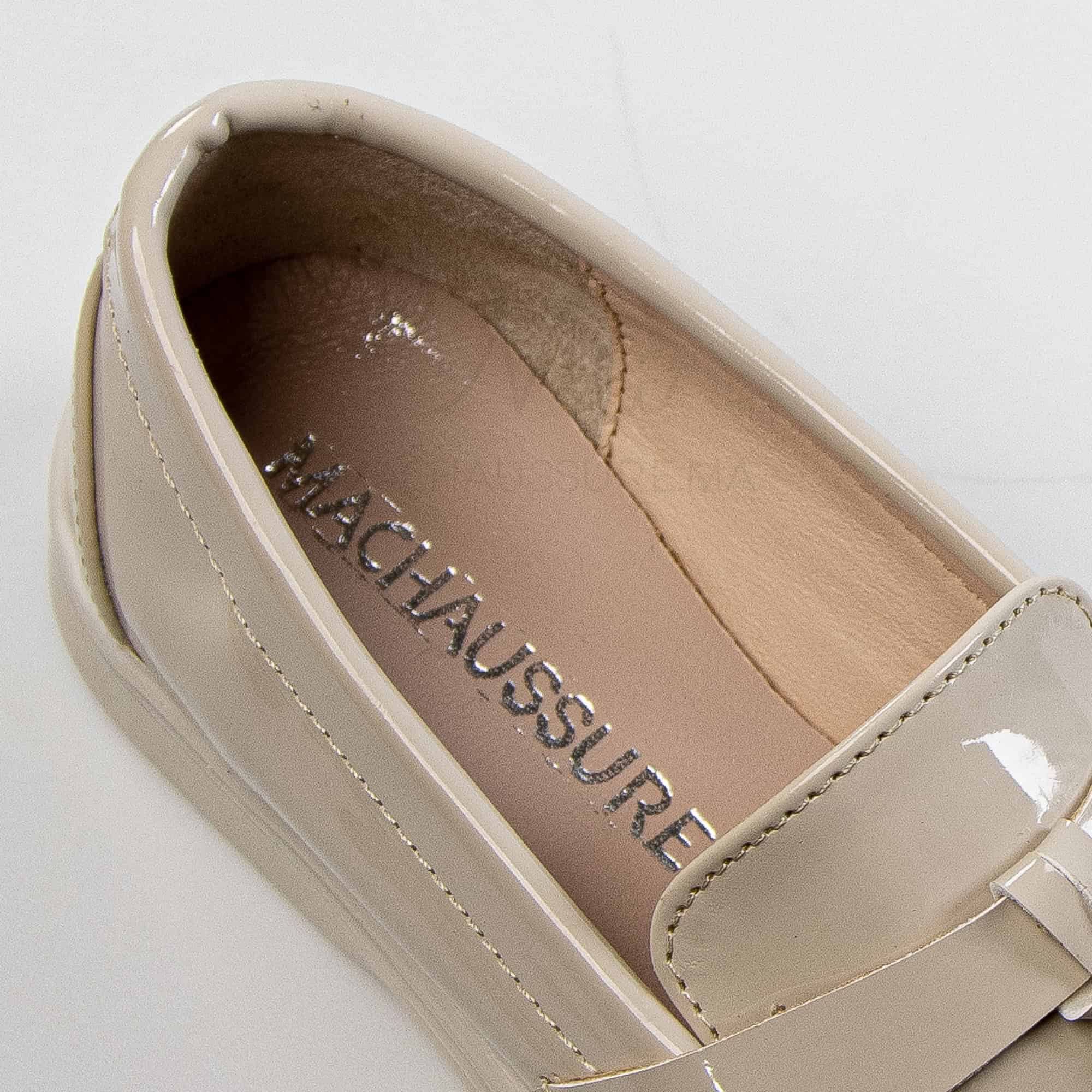 Opaline – Mocassins Fille en Vernis Beige.