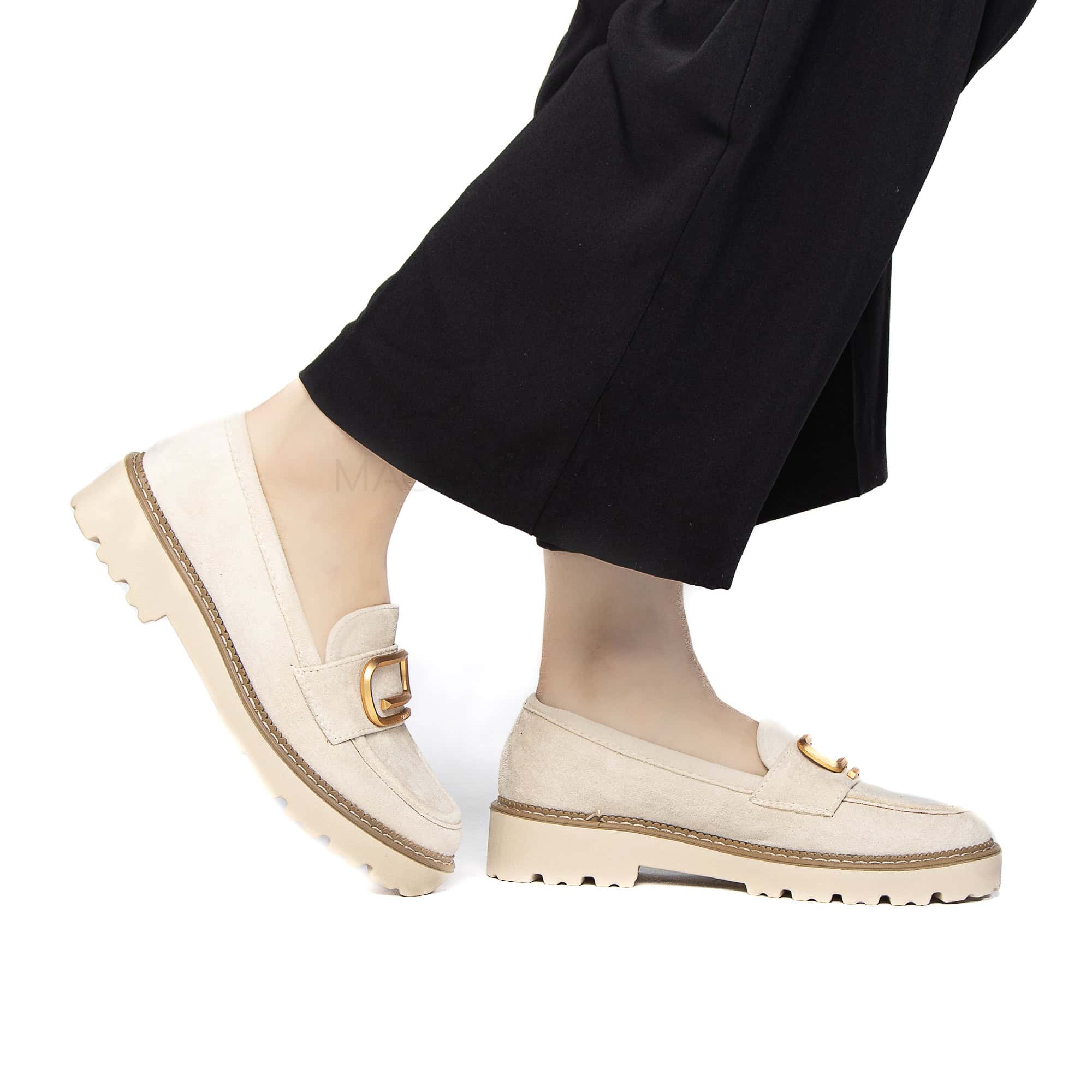 Le Soulier – Derbies Femmes en Beige.