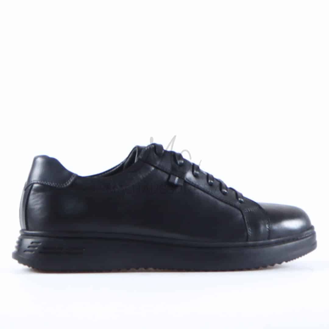Reyo - Baskets Basses en cuir en Noir.