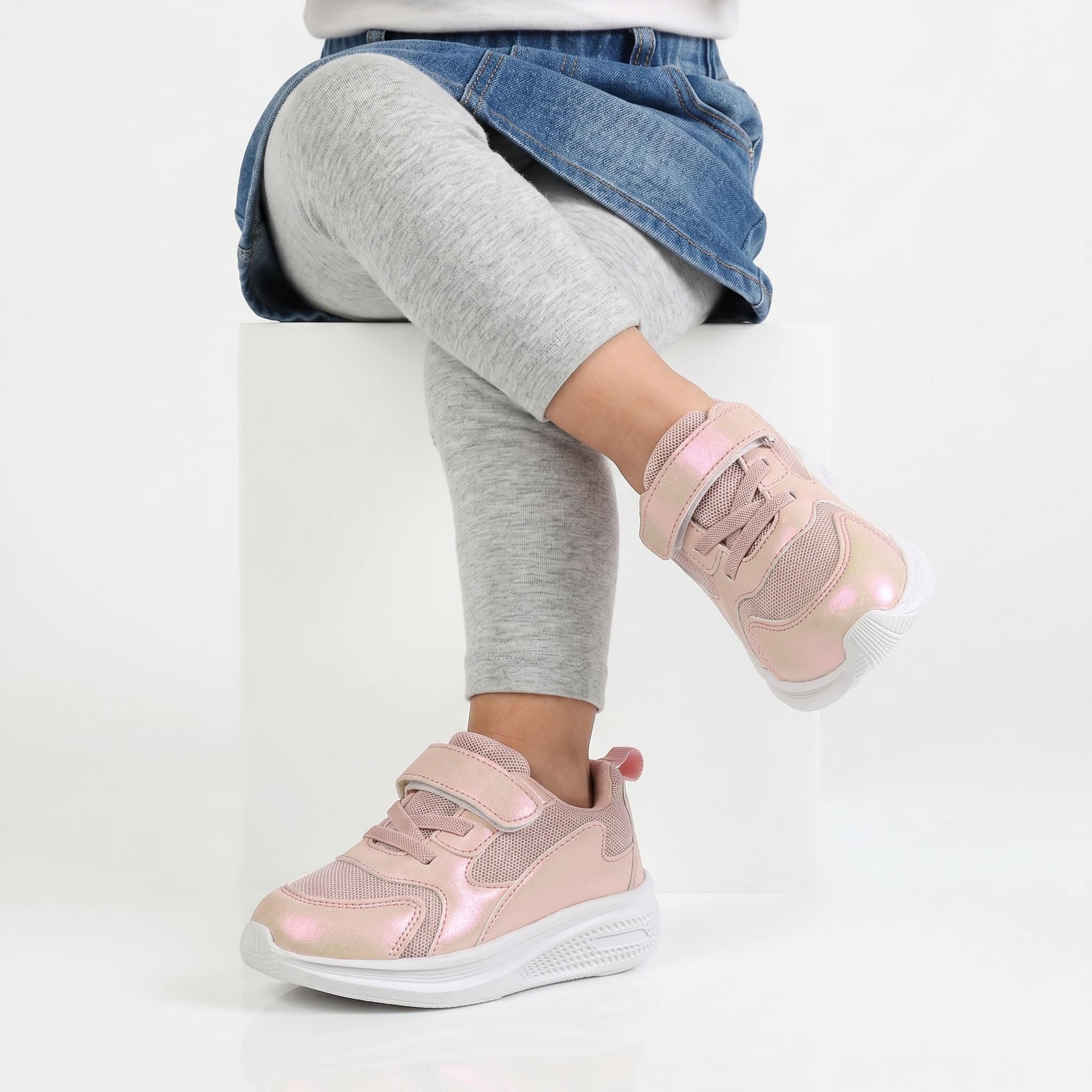 Ghali – Baskets Enfants en Rose.