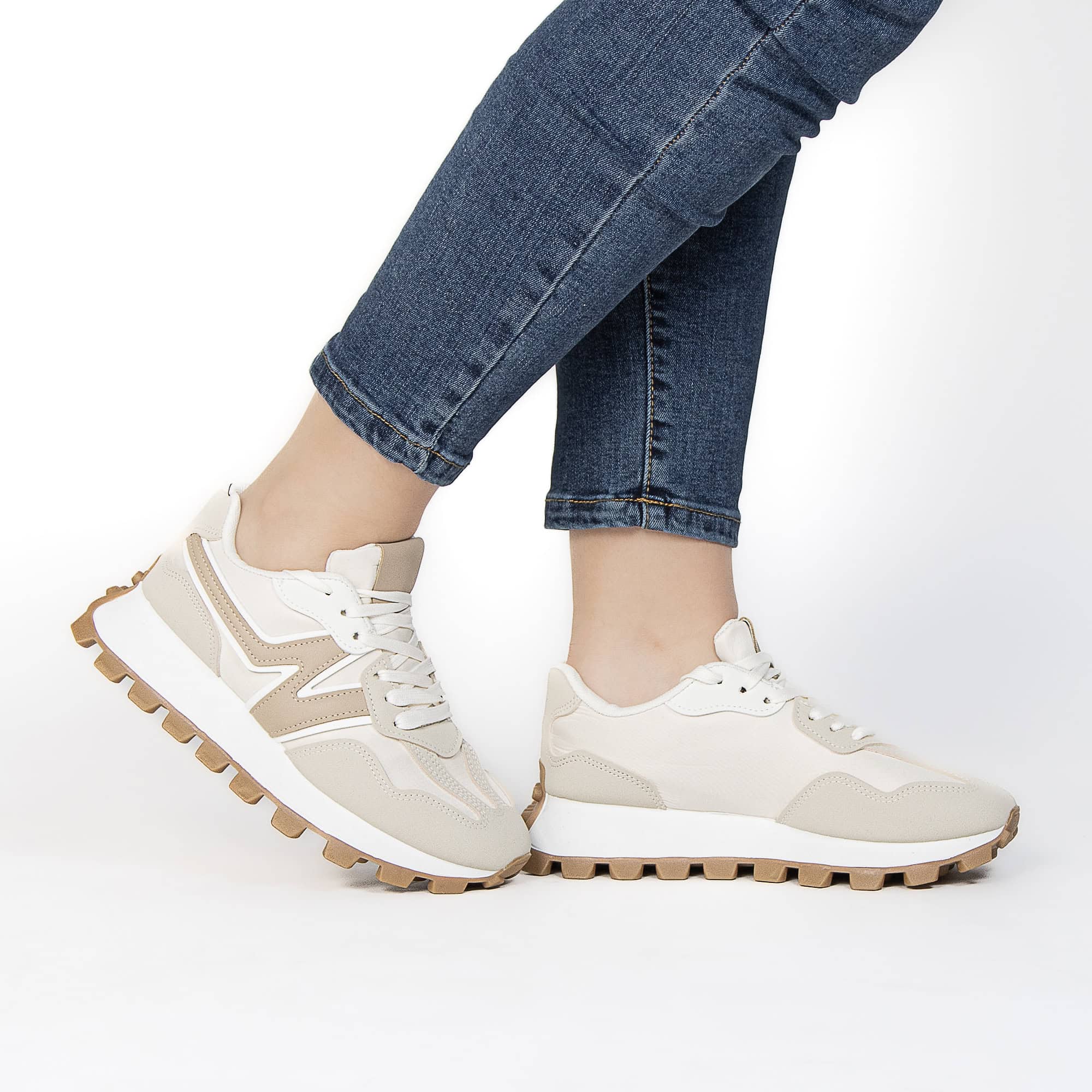 VANESSA – Baskets femmes en Beige.