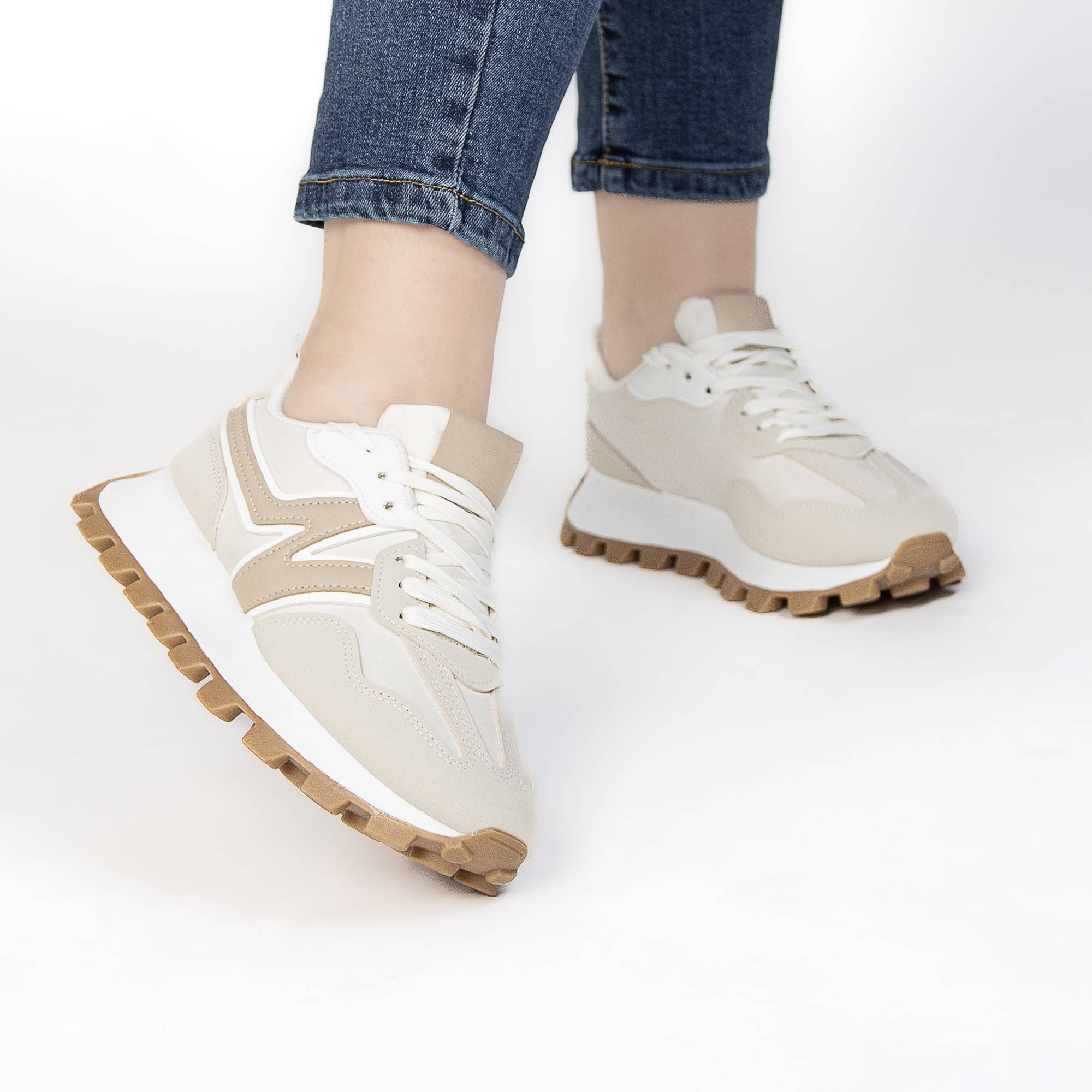 VANESSA – Baskets femmes en Beige.