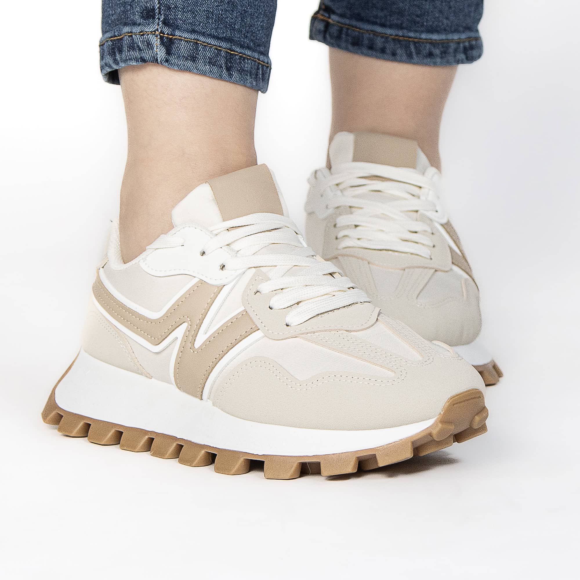 VANESSA – Baskets femmes en Beige.