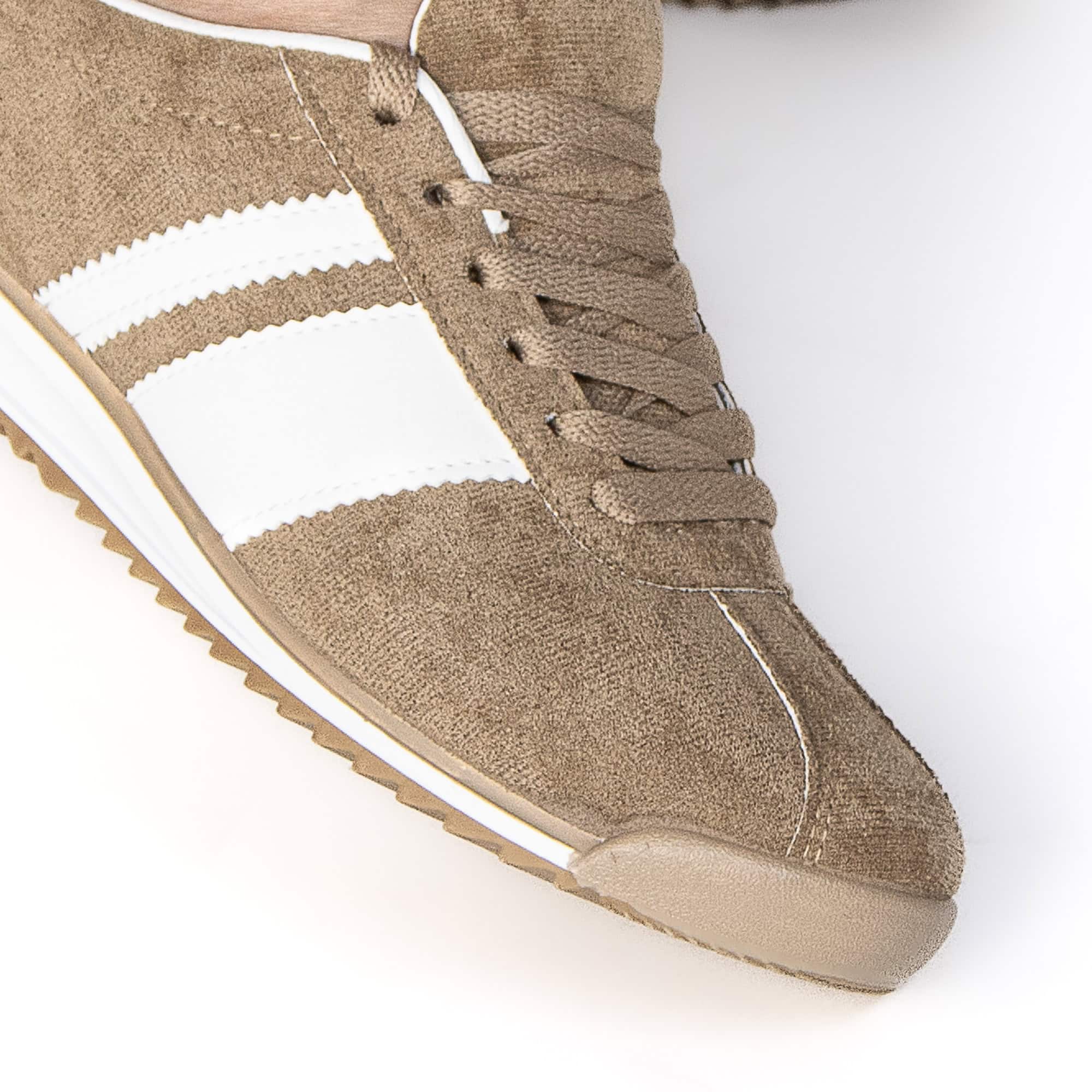 FELLA – Baskets Femmes en Kaki.