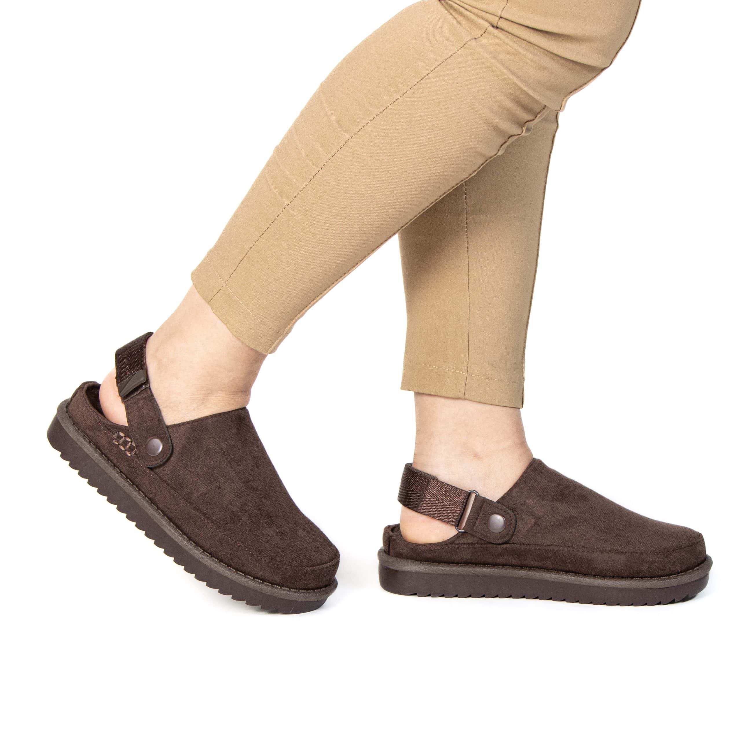 Sofie – Chaussons Femmes en Marron.