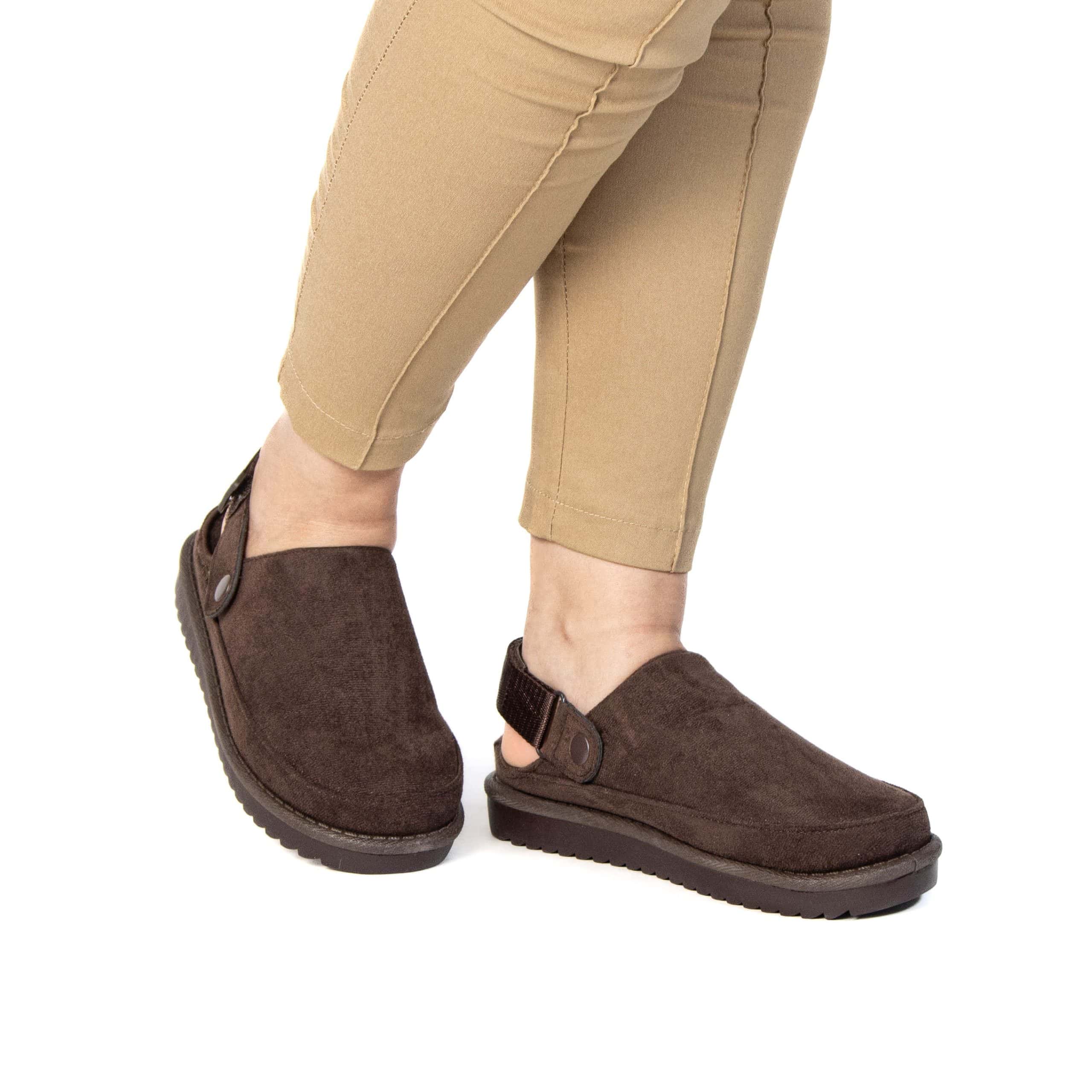 Sofie – Chaussons Femmes en Marron.