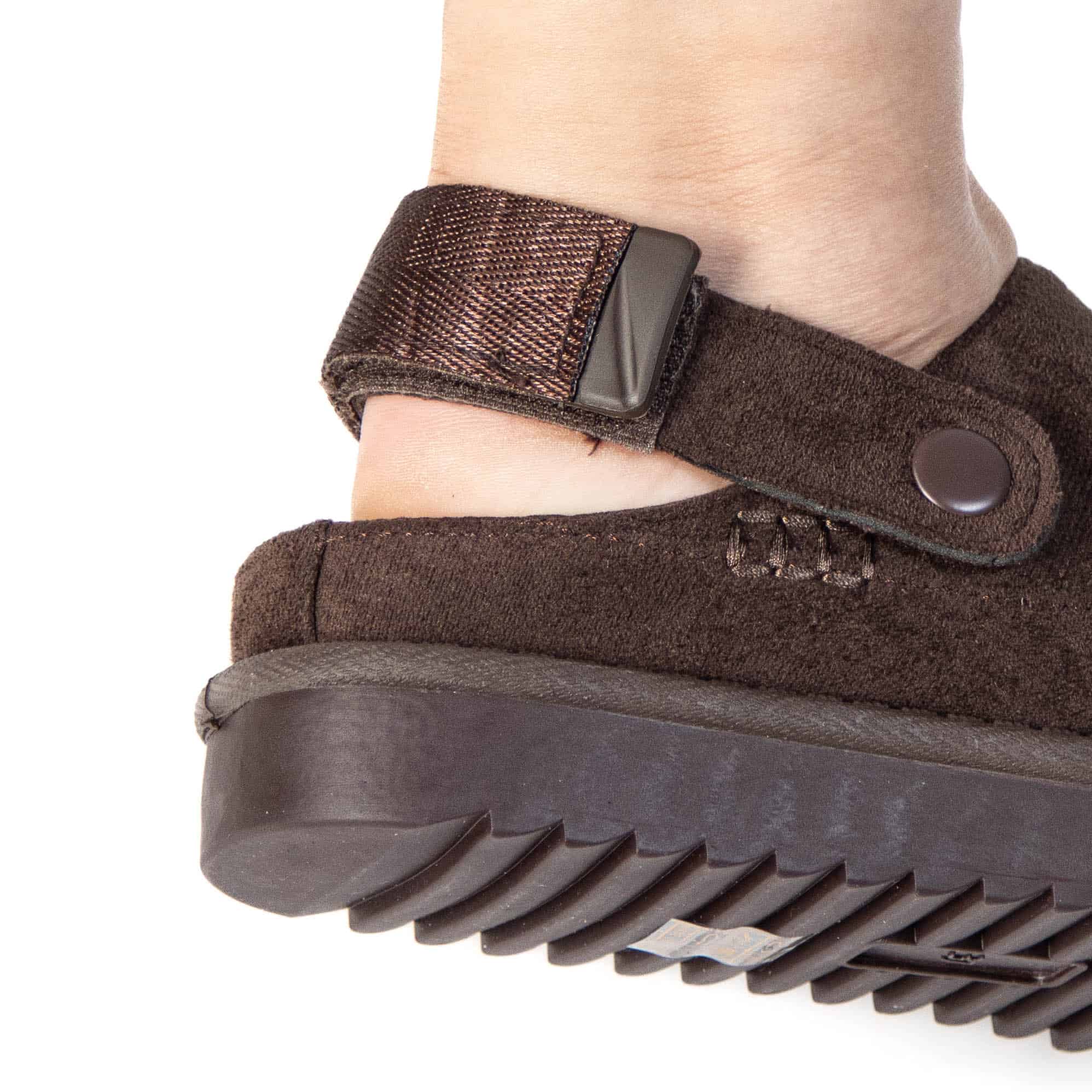Sofie – Chaussons Femmes en Marron.