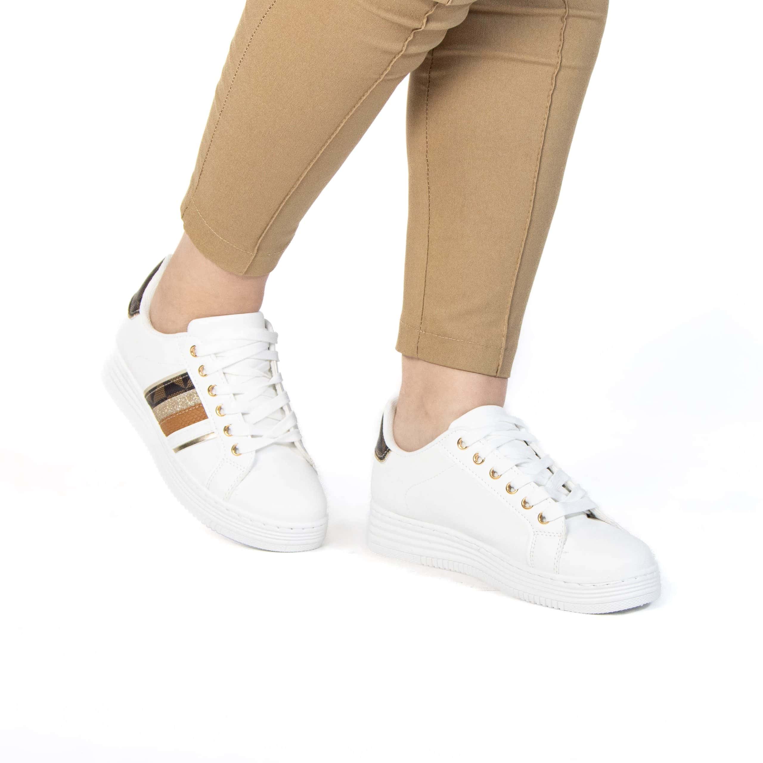 LILA – Baskets Femmes en Marron.