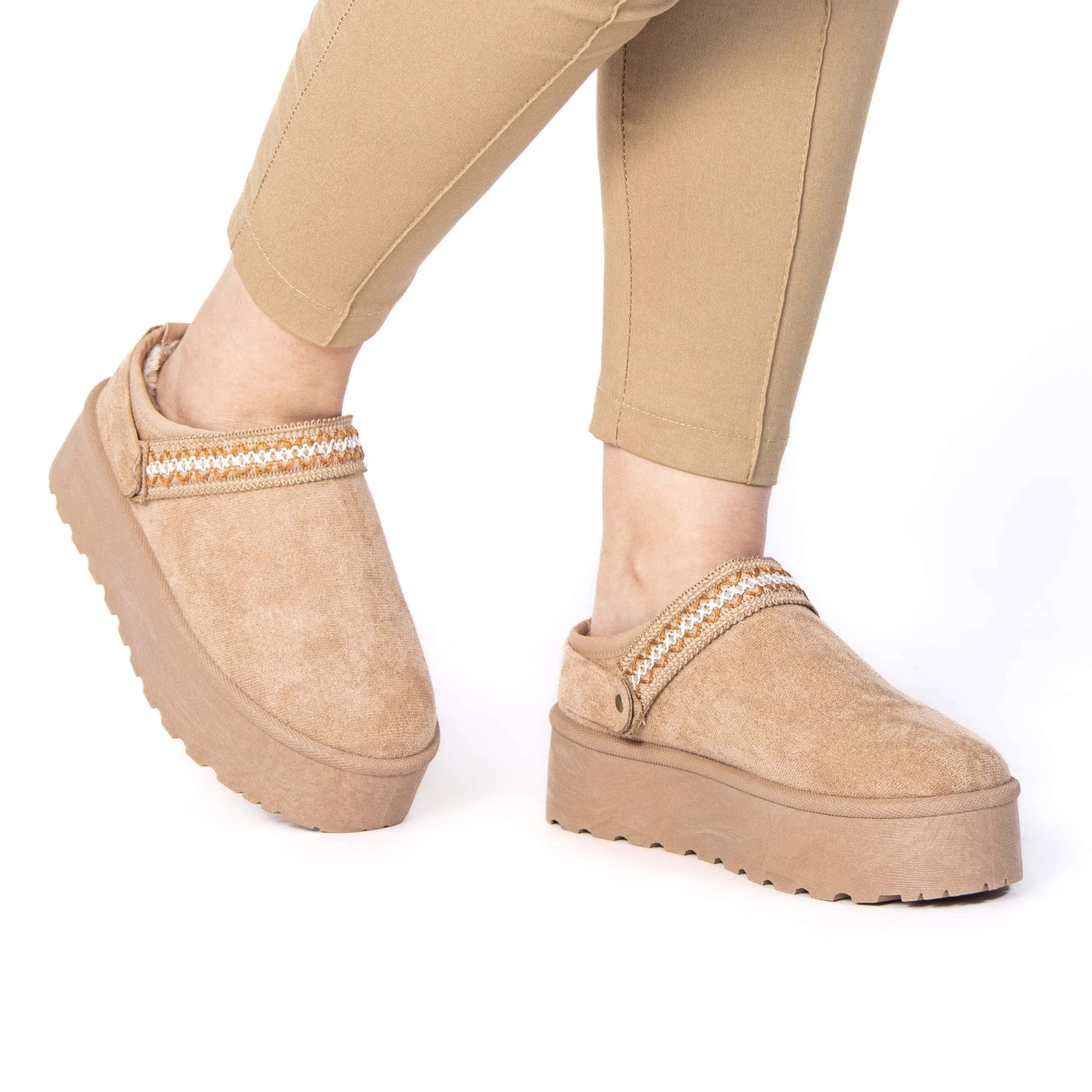 Shaggy – Chaussons à plateforme en Kaki.