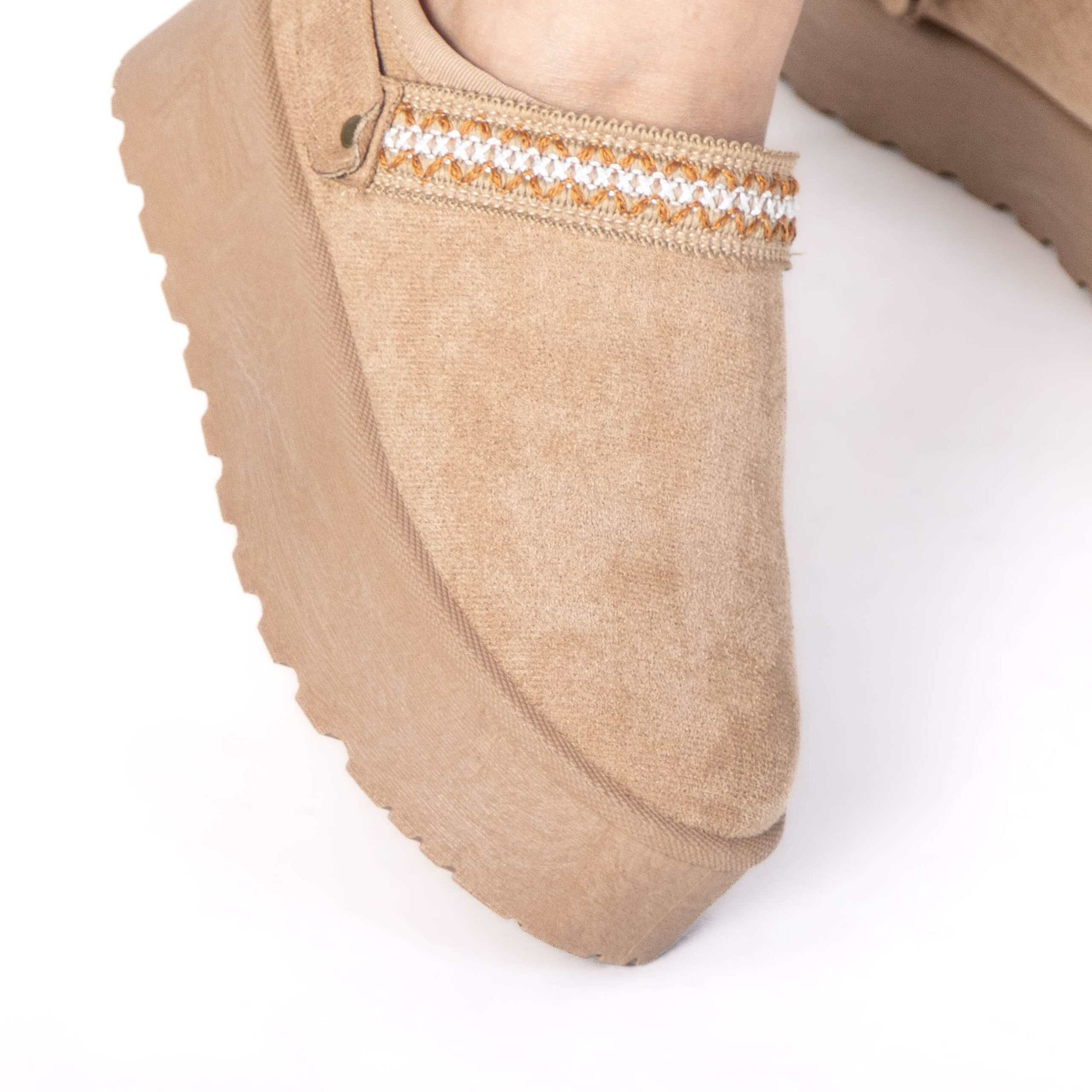Shaggy – Chaussons à plateforme en Kaki.