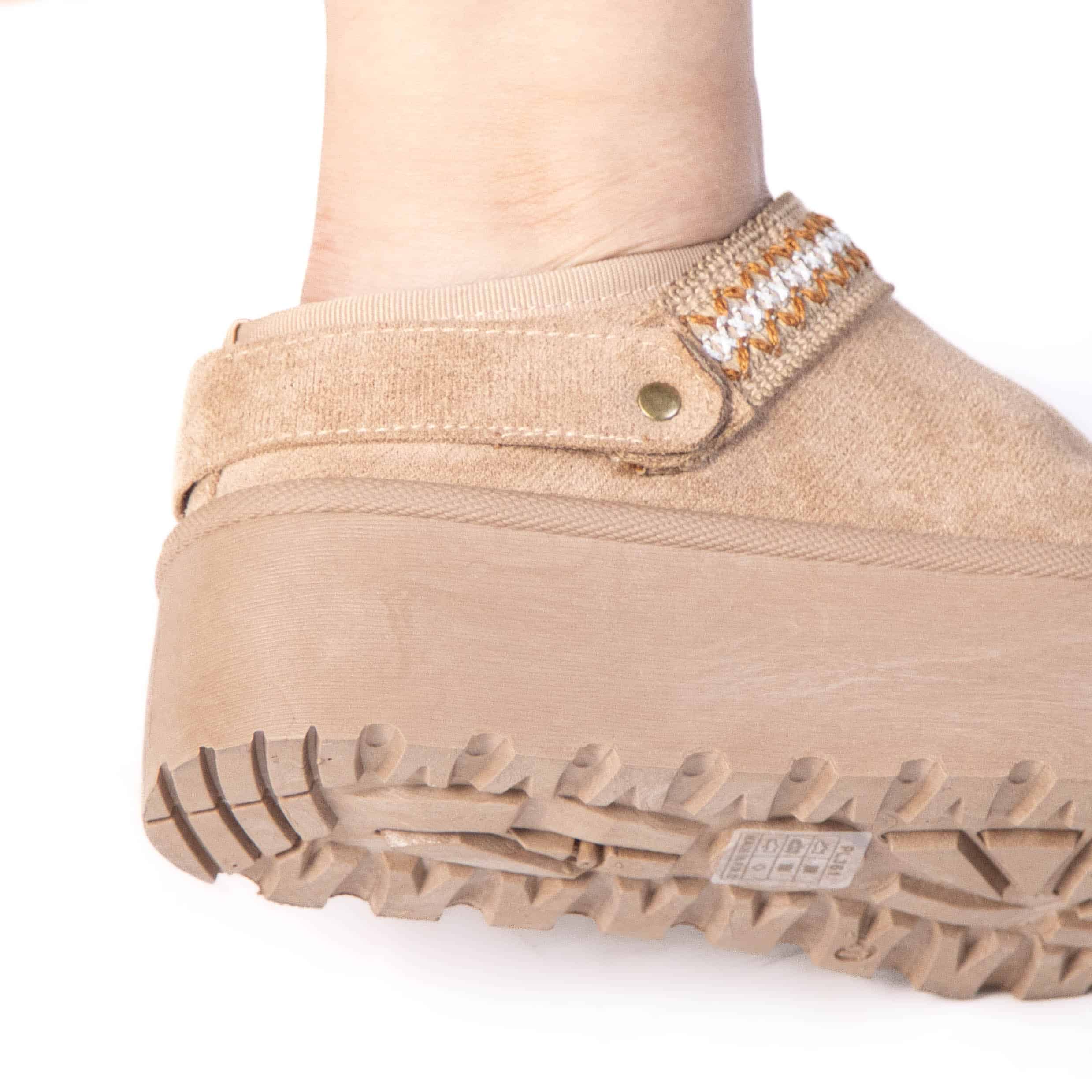 Shaggy – Chaussons à plateforme en Kaki.