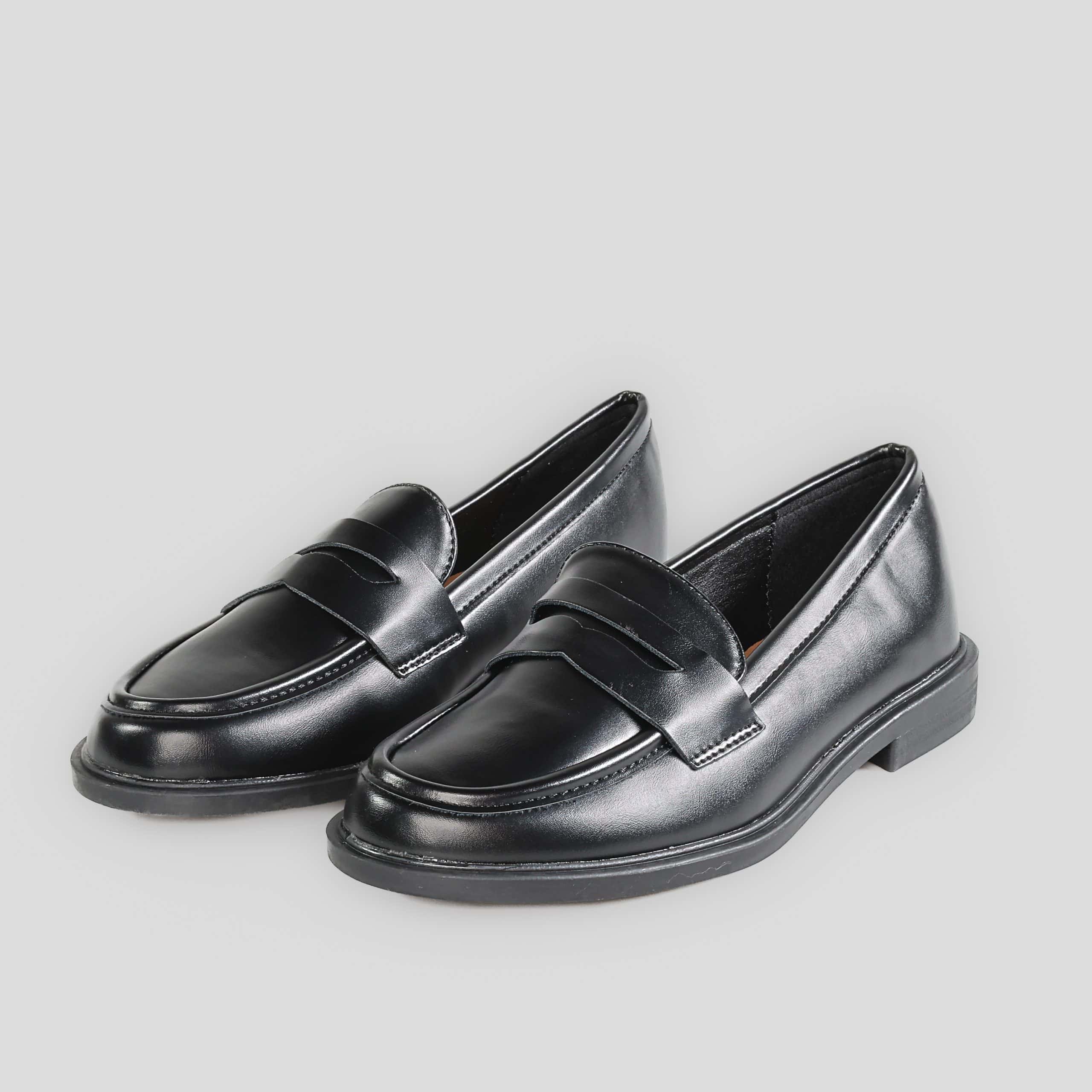 Roma – Mocassins Femmes en Noir.