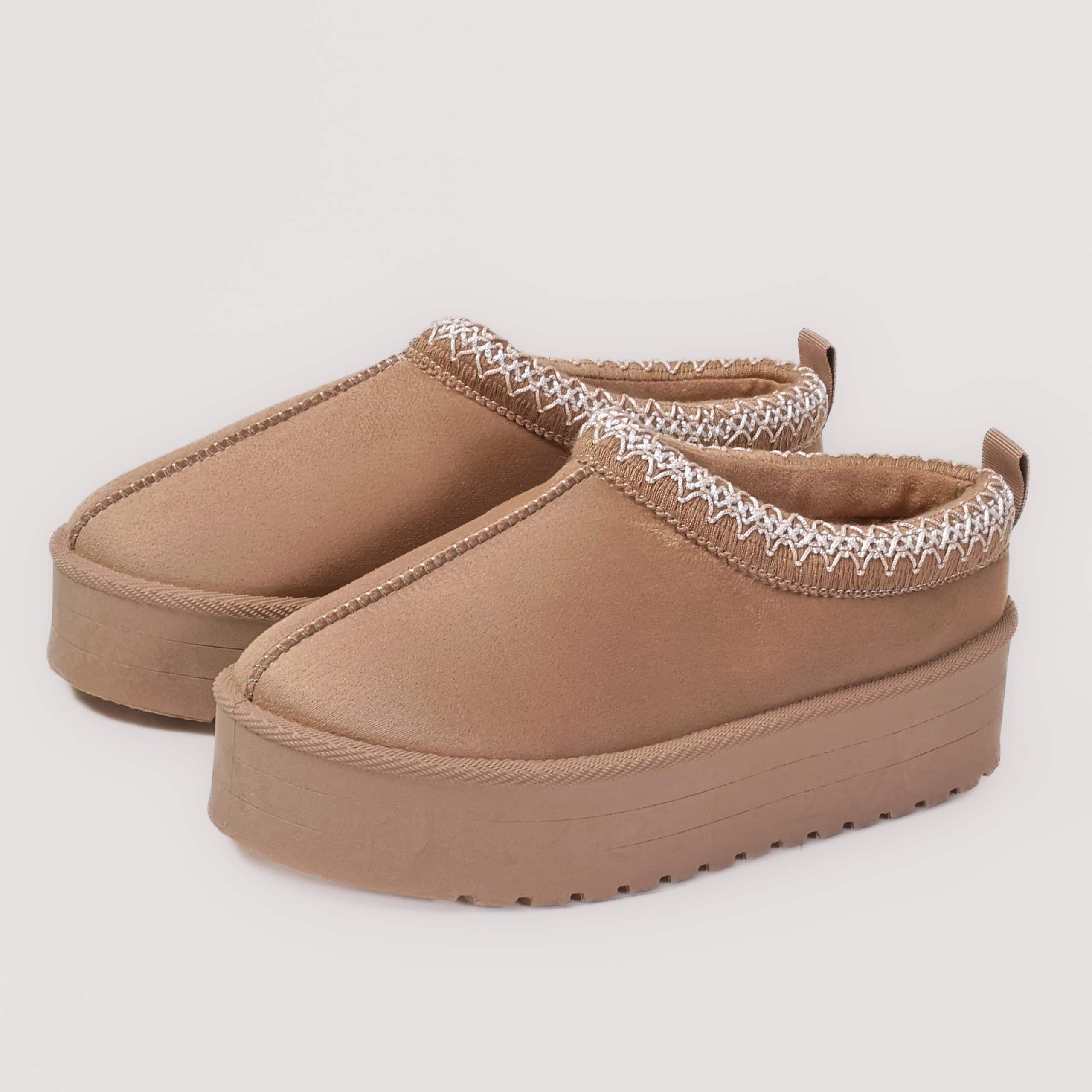 Dorisa – Chaussons Femmes en Beige.