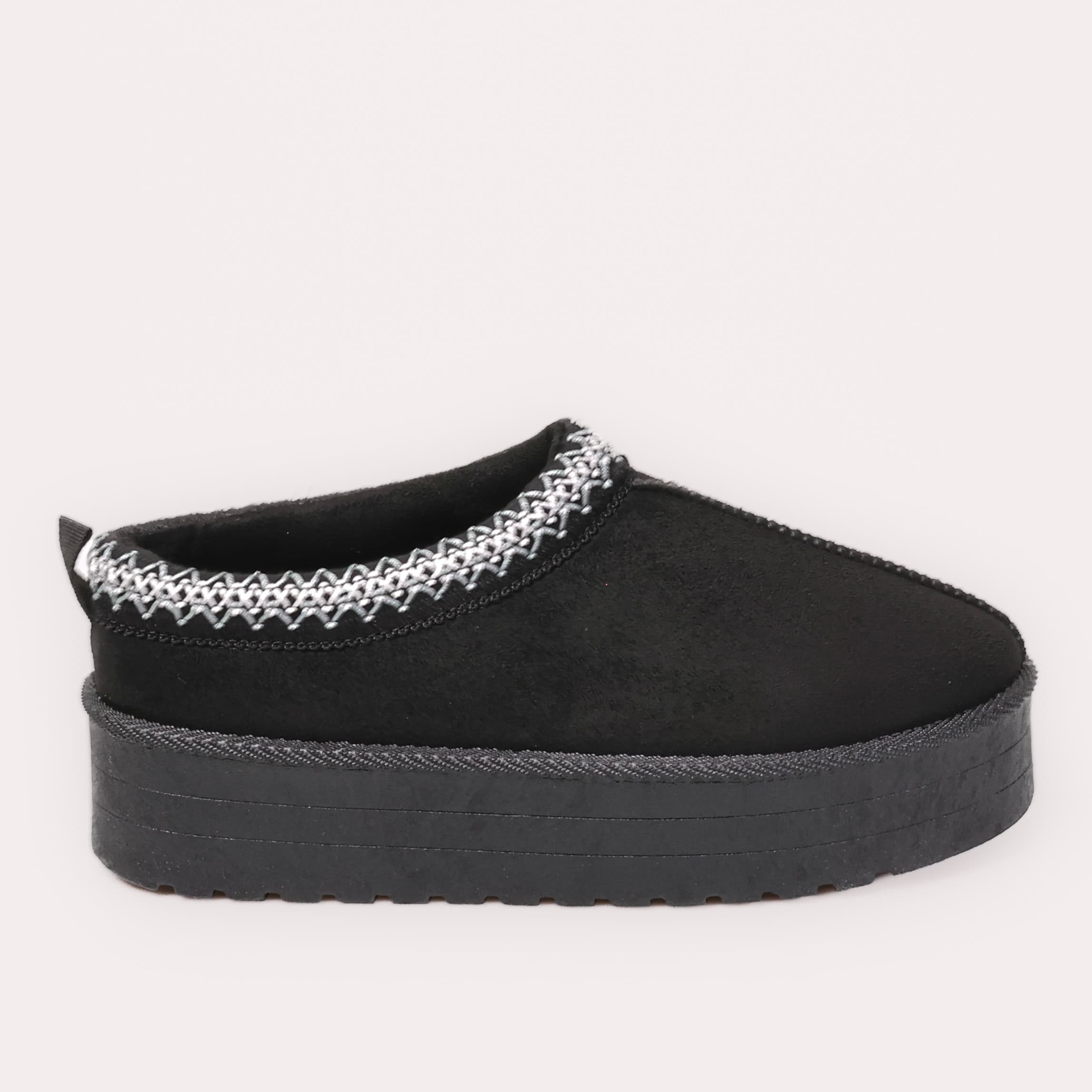 Dorisa – Chaussons Femmes en Noir.