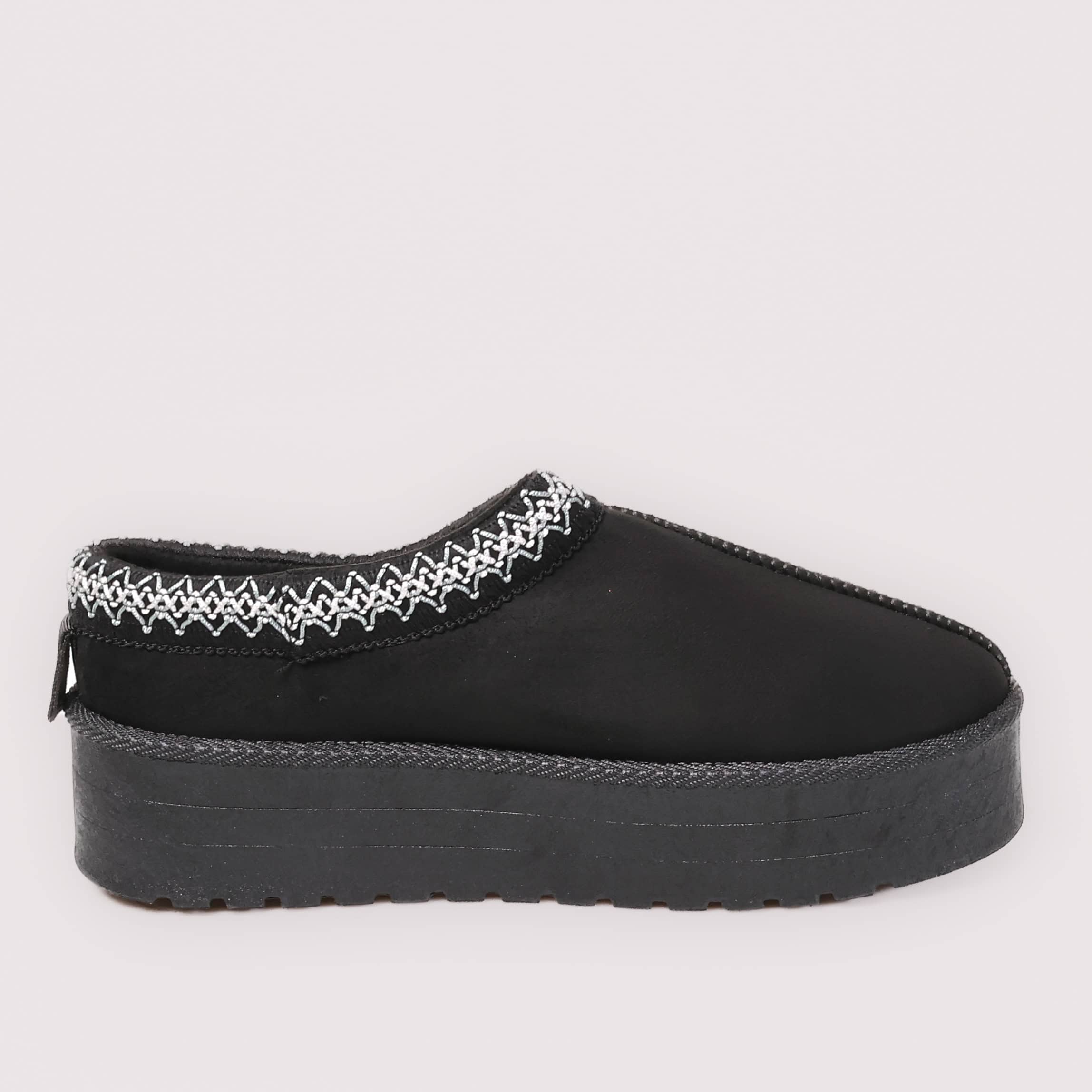 Dorisa – Chaussons Femmes en Noir.