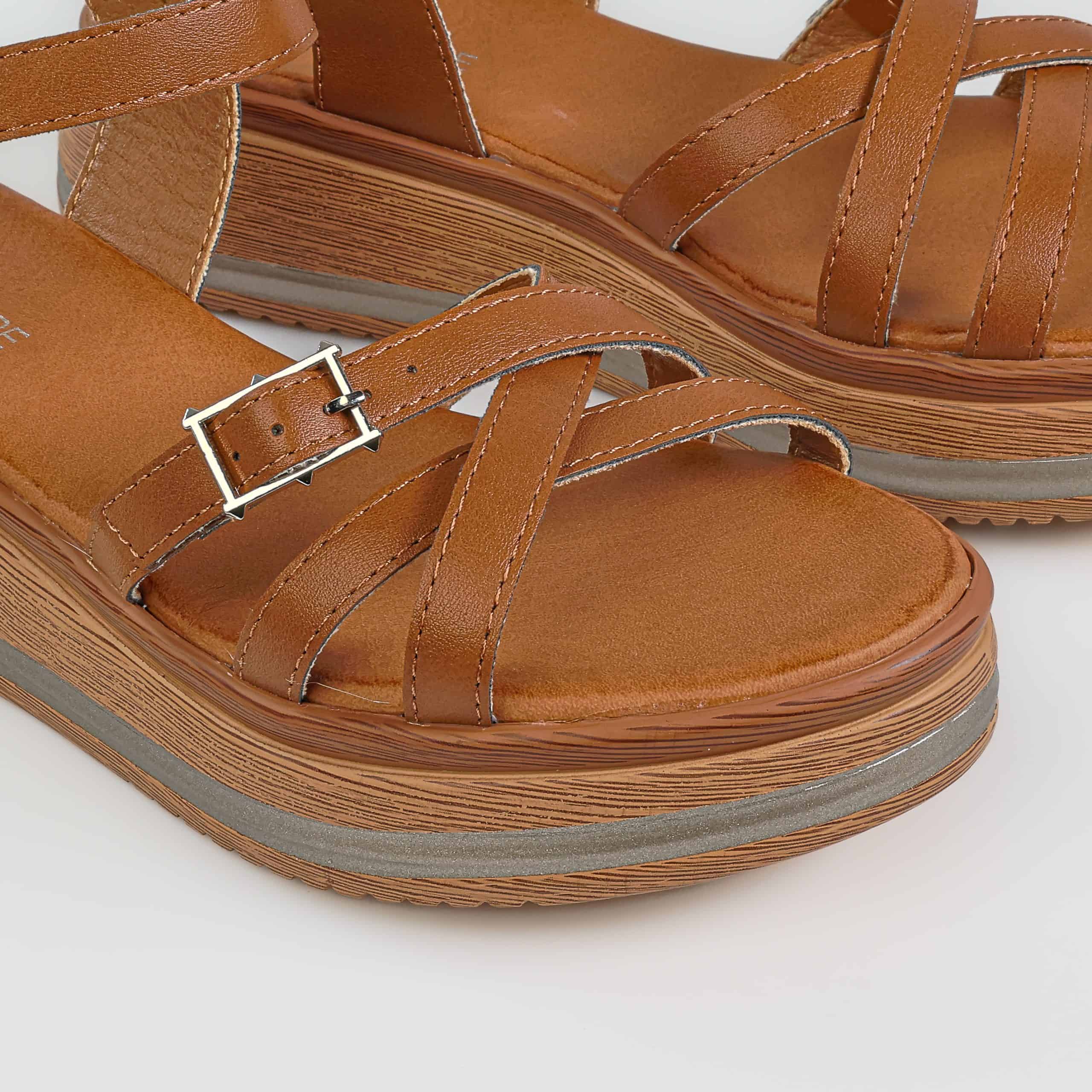Atelier – Sandales compensées en Camel.