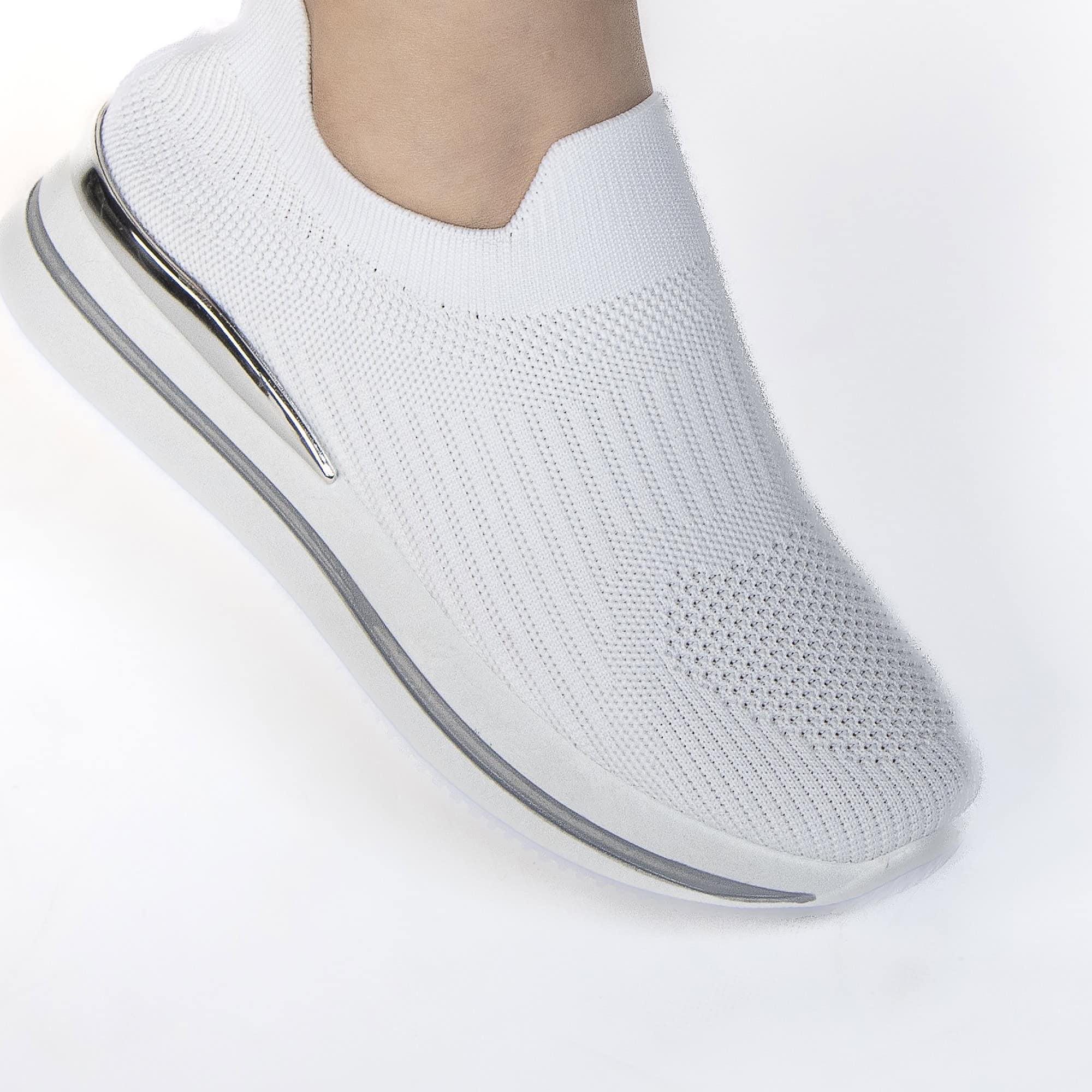 Springy - Baskets Femmes en Blanc.