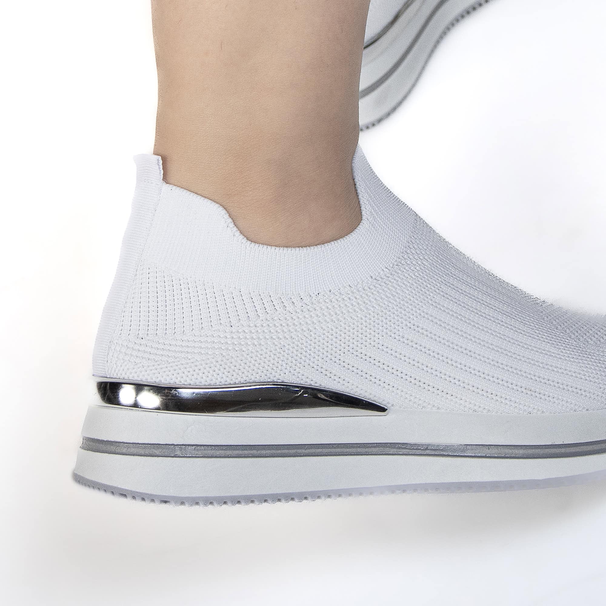 Springy - Baskets Femmes en Blanc.