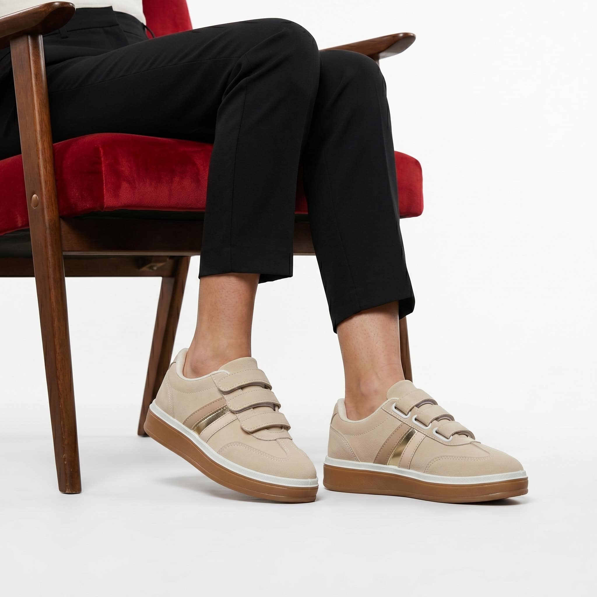 Nova – Baskets Femmes en Beige.