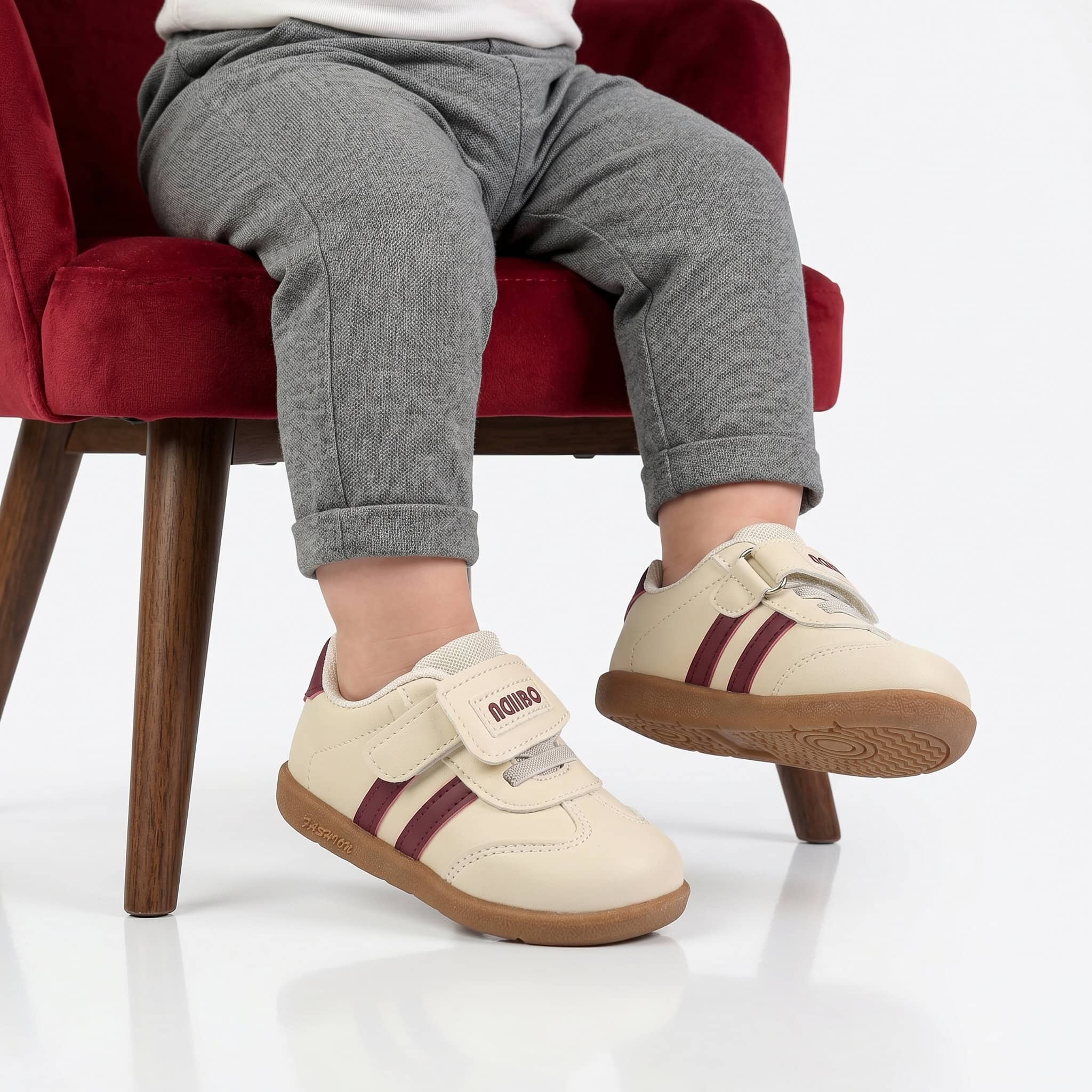 Yaniss – Baskets Enfants en Rouge.