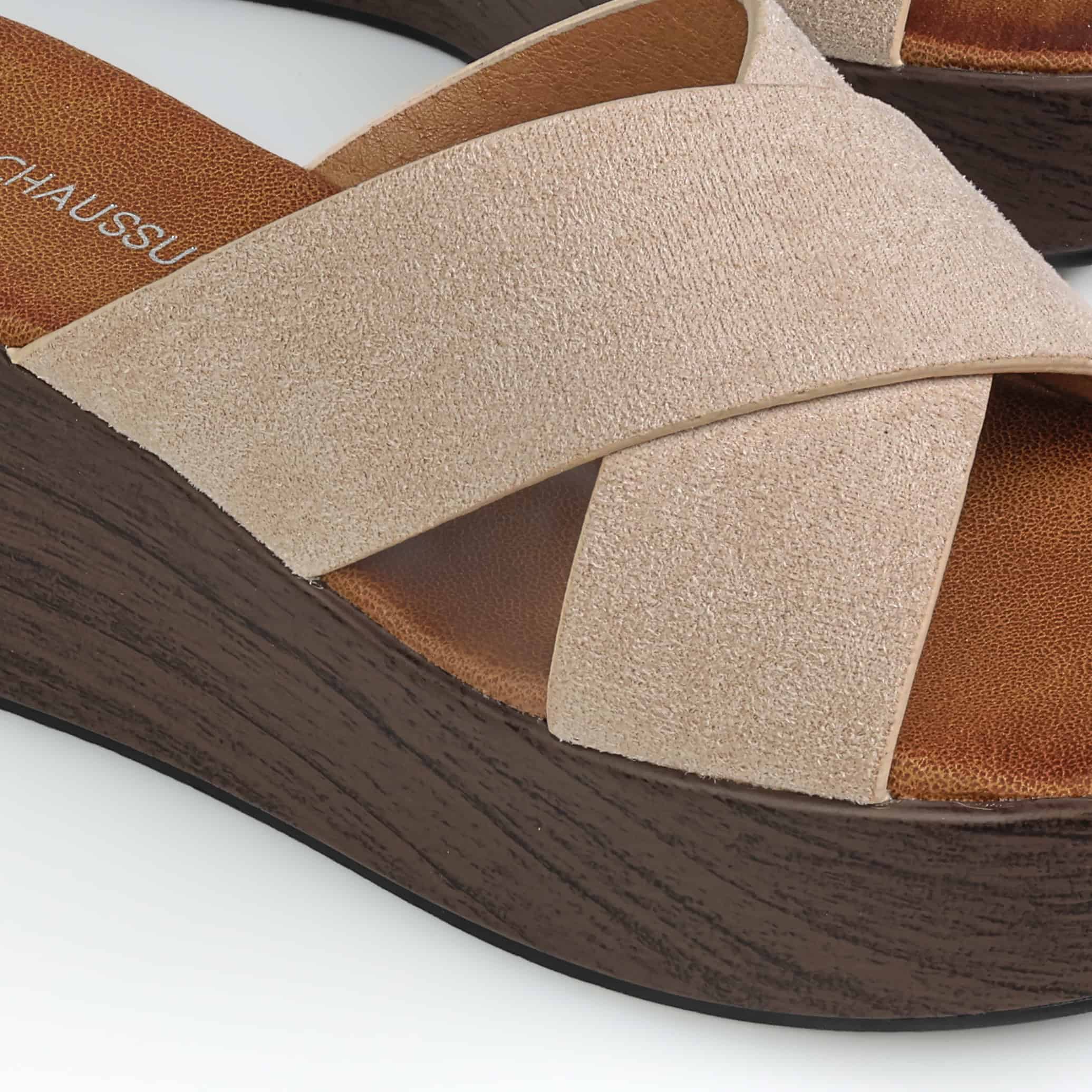 Nuda – Sandales compensées en Beige.