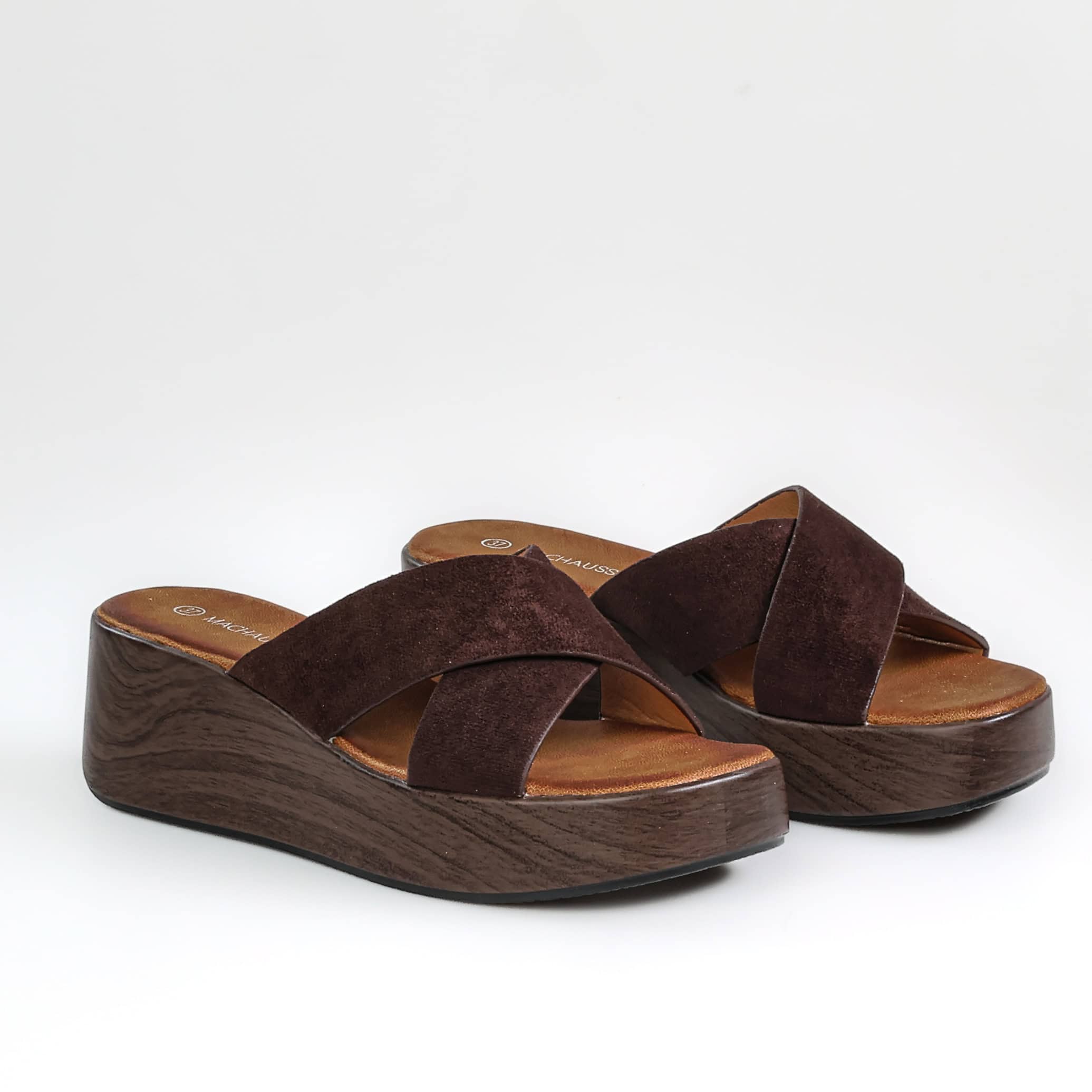 Nuda – Sandales compensées en Coffee.