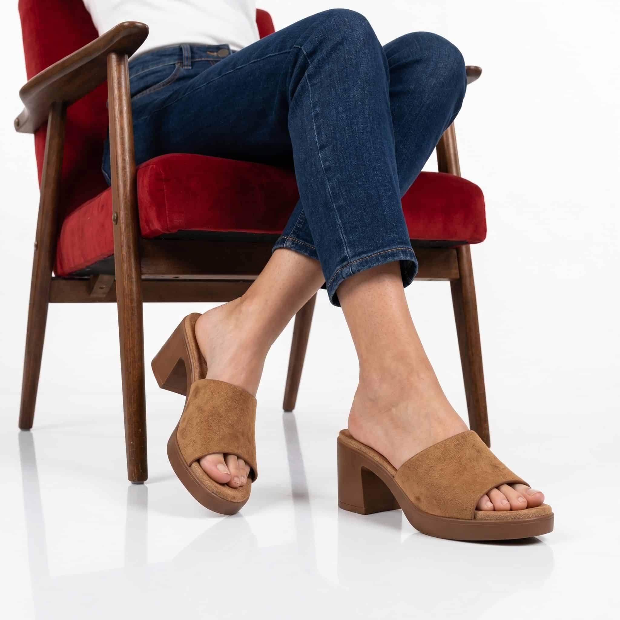 WOD – Sandales demi talon en Camel.